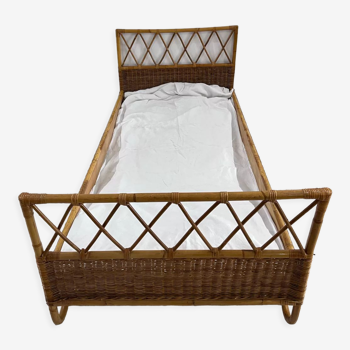 Vintage 1 place rattan bed