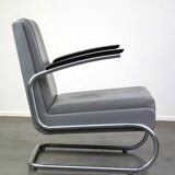 Vintage grey cow leather bauhaus design armchair by Ahrend de Cirkel