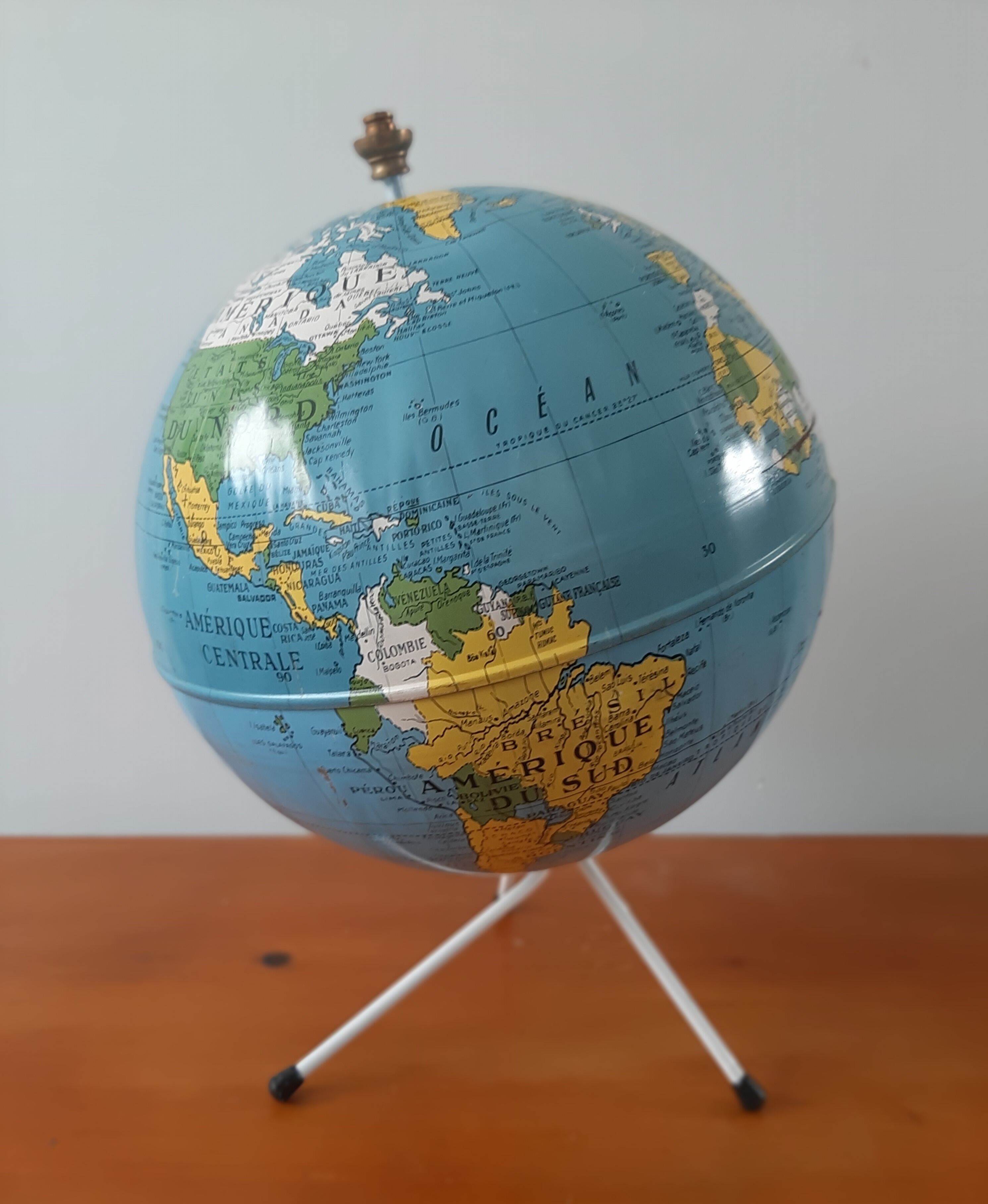 Globe world map in metal tripod maps taride