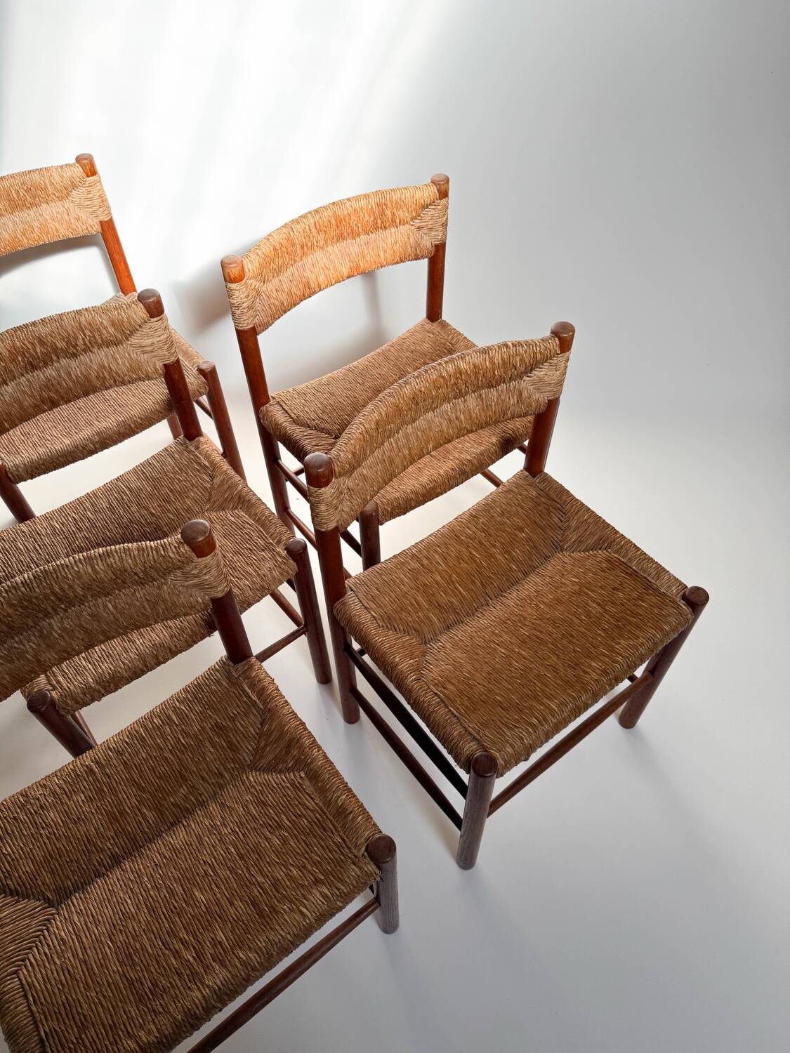 Lot de 5 chaises Charlotte Perriand modèle Dordogne