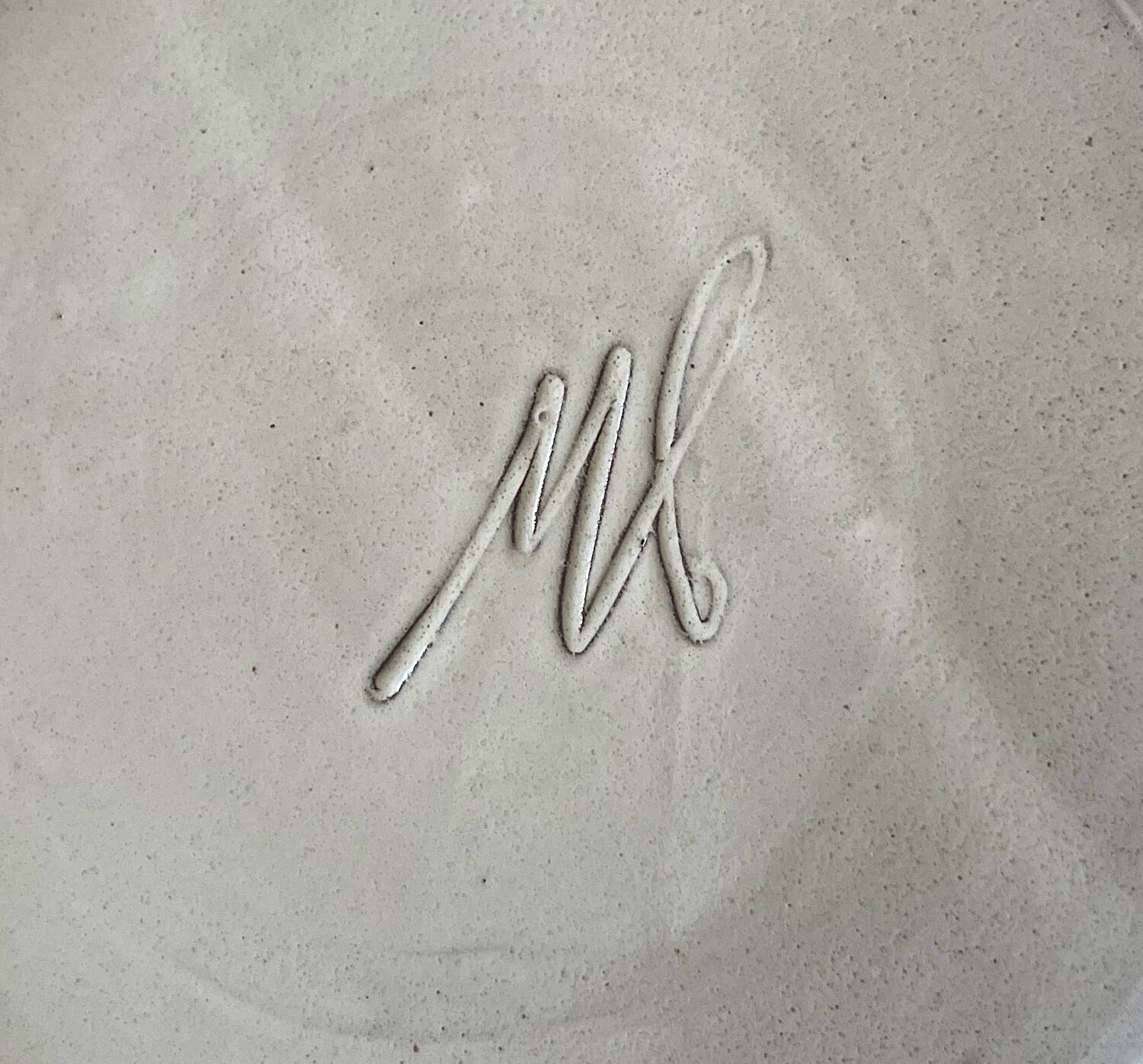 Cheese dome in stoneware.