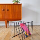 Black metal magazine rack Design attributed to François Arnal for Atelier A Made in France 1970