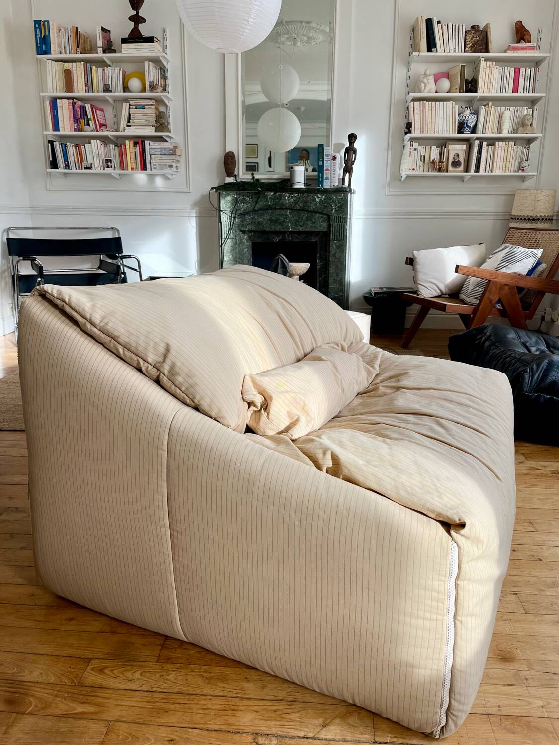 Chauffeuse Plumy Annie Hiéronimus pour Cinna