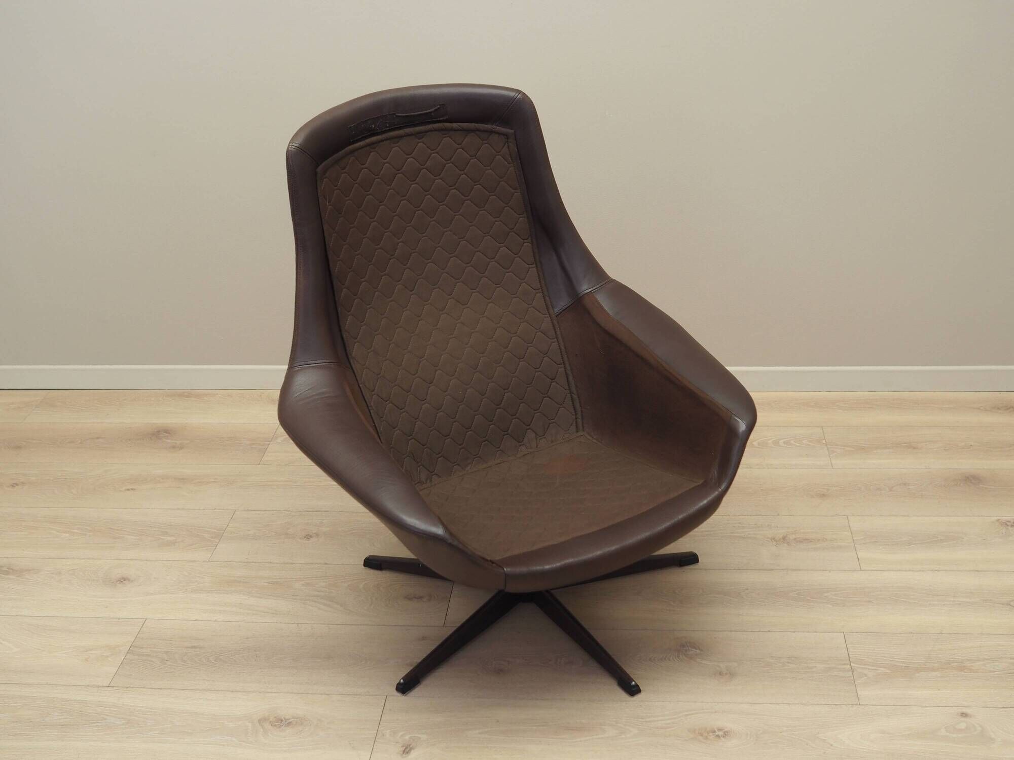 Leather swivel armchair, Danish design, 1960s, designer: H.W. Klein, manufacture: Bramin