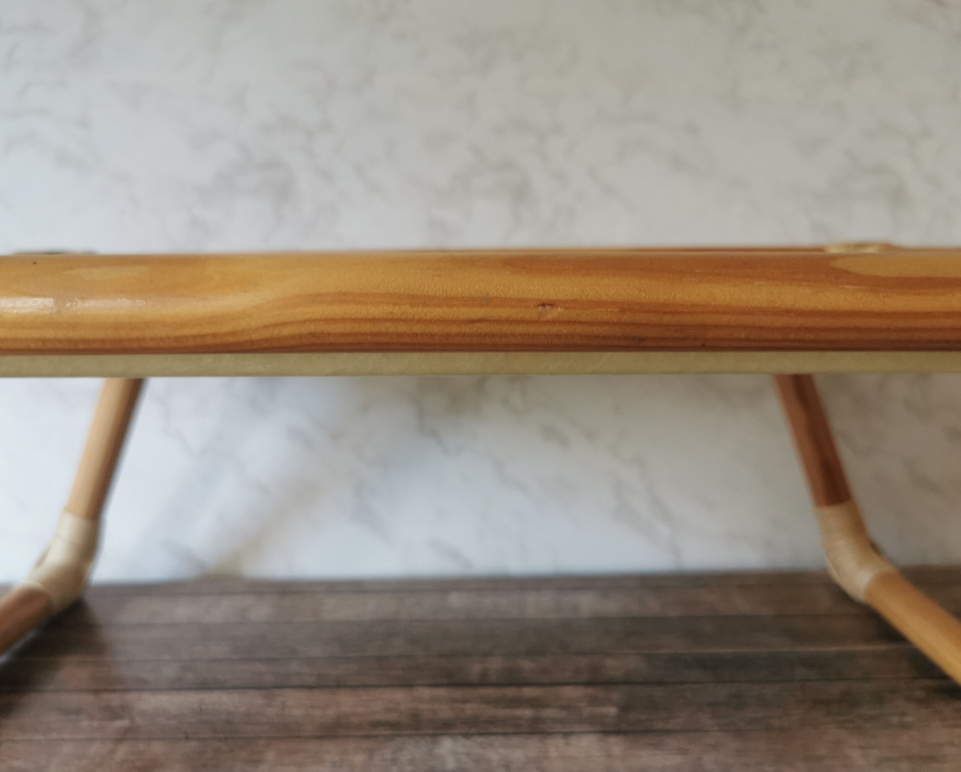 Folding tray parrots and flowers fiber and rattan