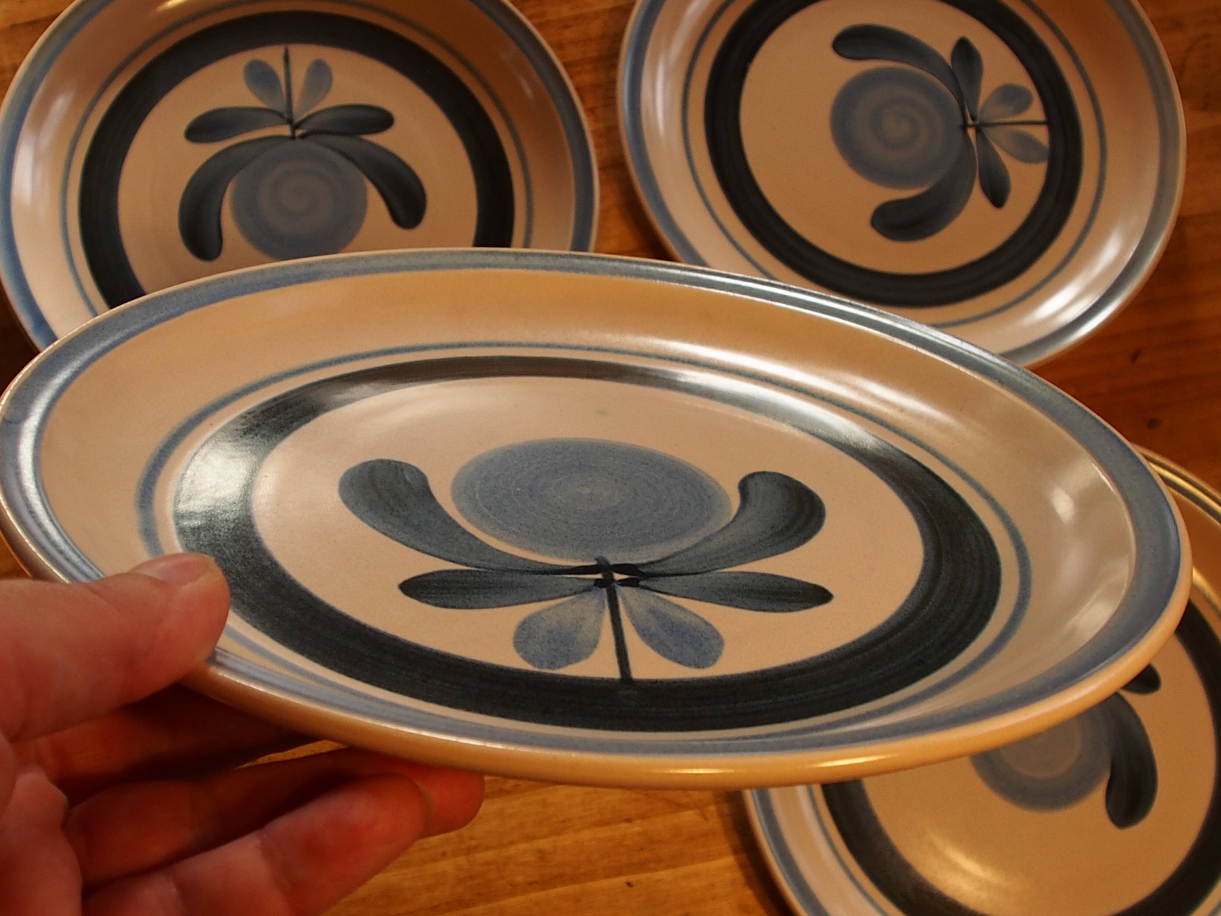 Set of 4 flat plates in Gien earthenware Angona model