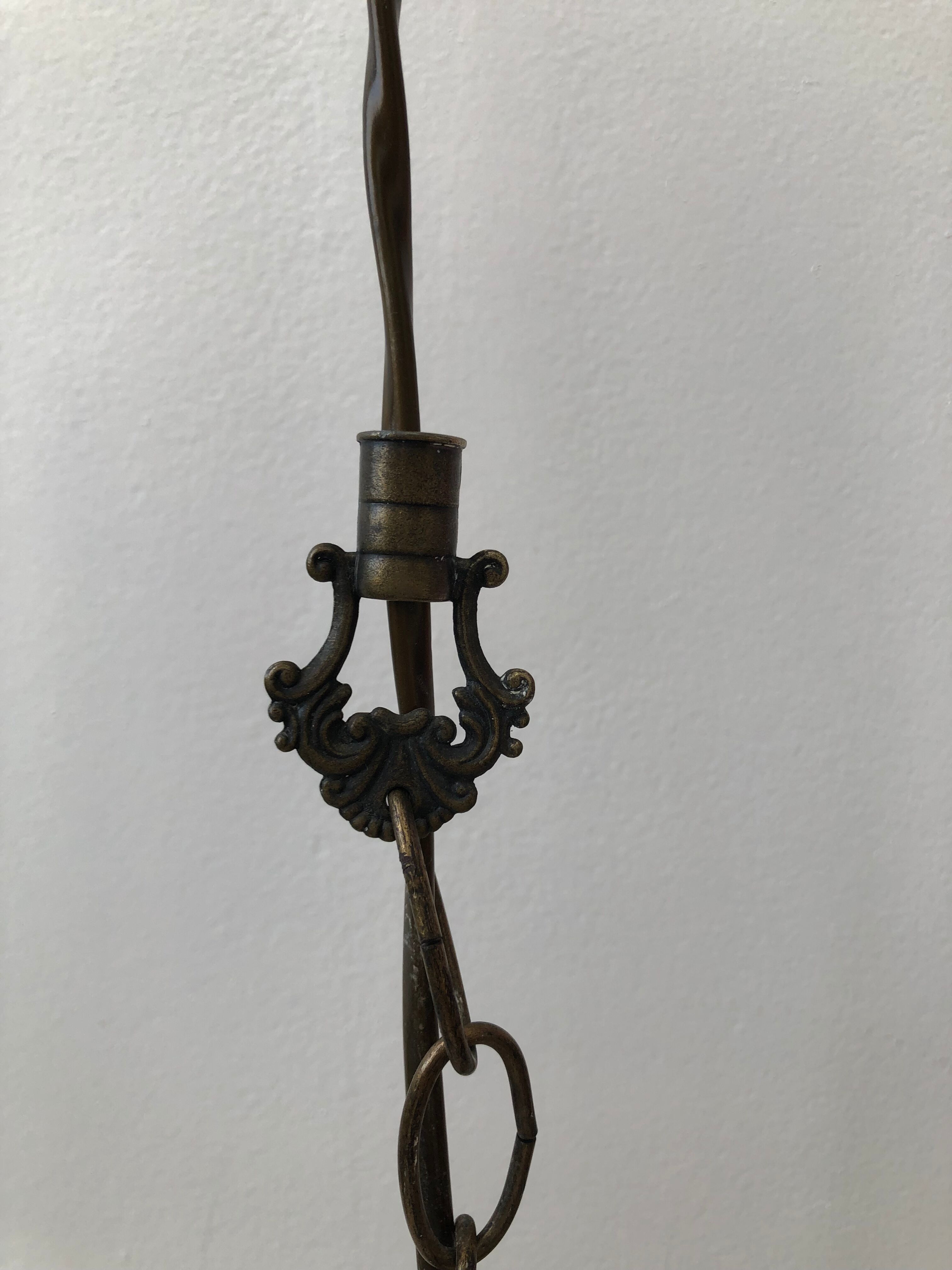 Glass pendant lamp, floral pattern