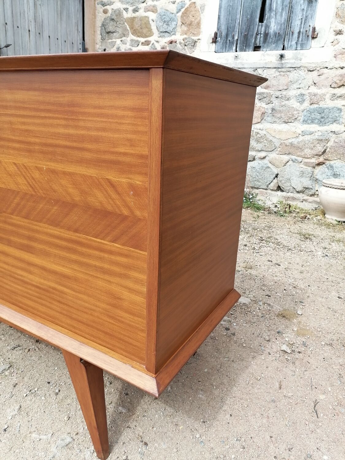 Scandinavian oak row