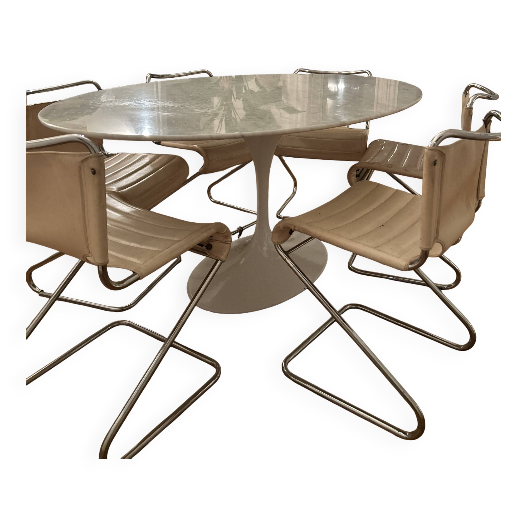 Tulip marble dining table