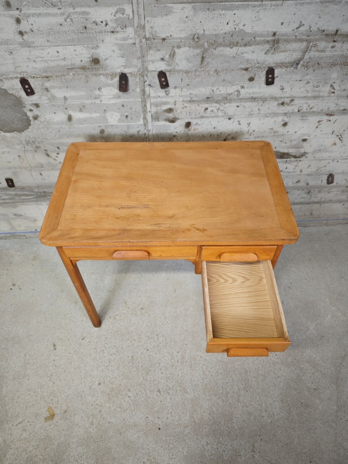 Child's desk