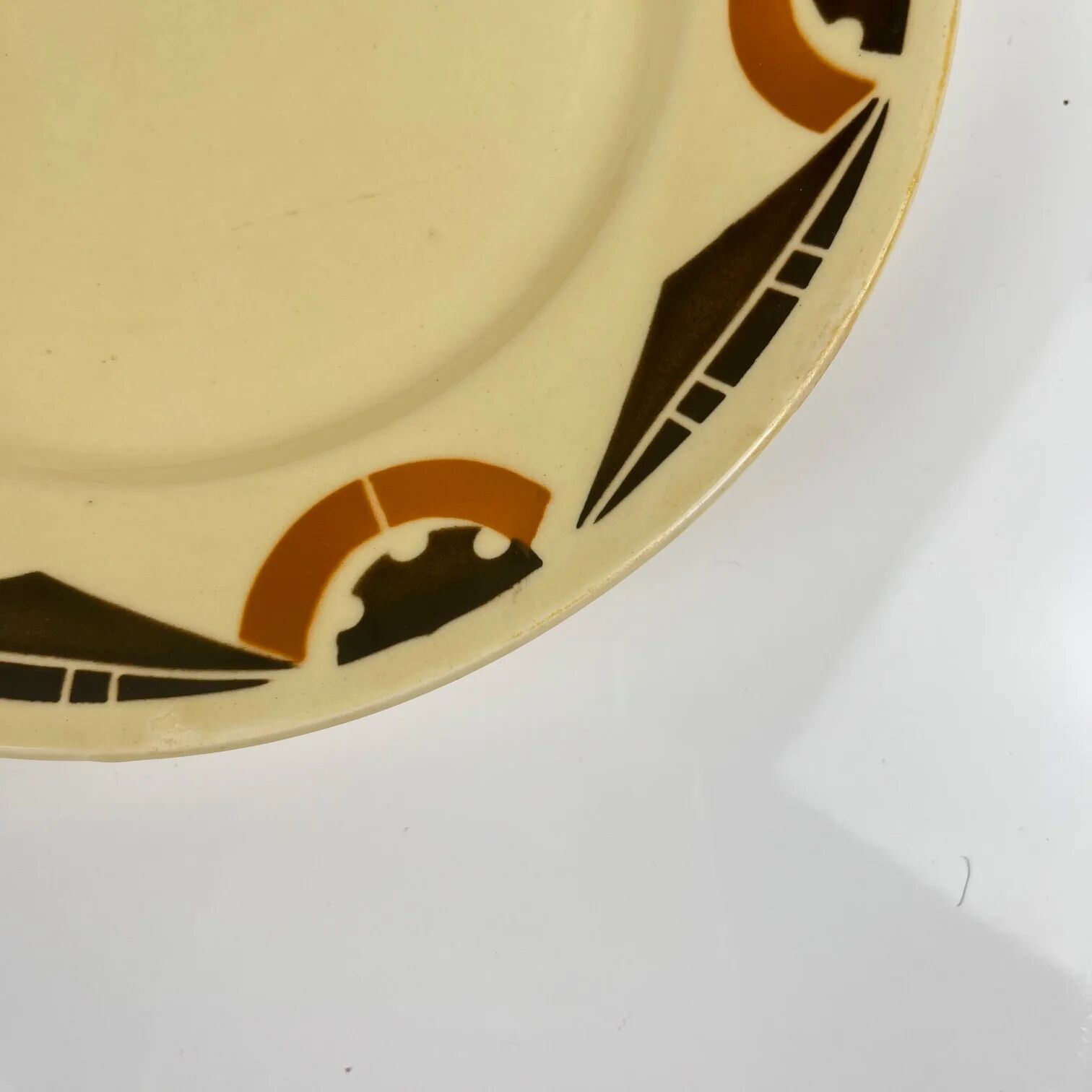 Pair of Art Deco dessert plates Badonviller, 1920/1930
