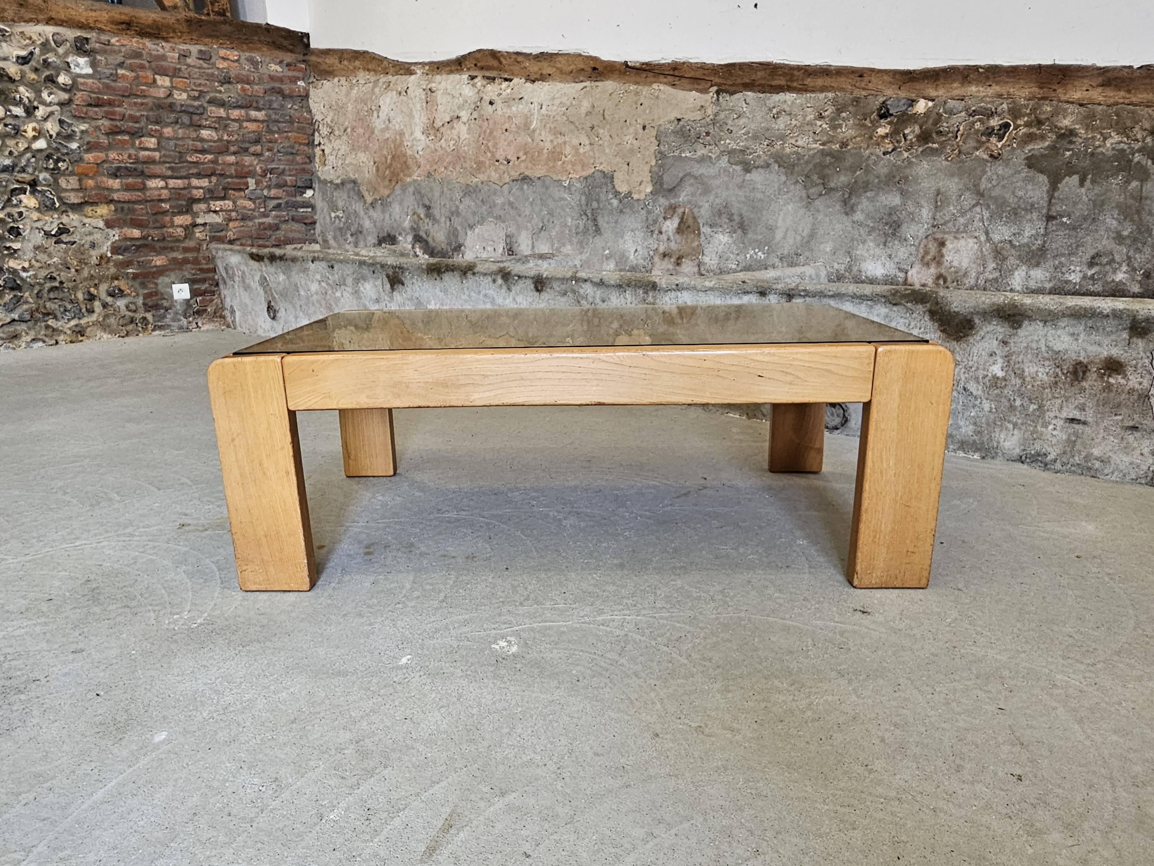 Designer coffee table 1970-1980 in kois elm and glass