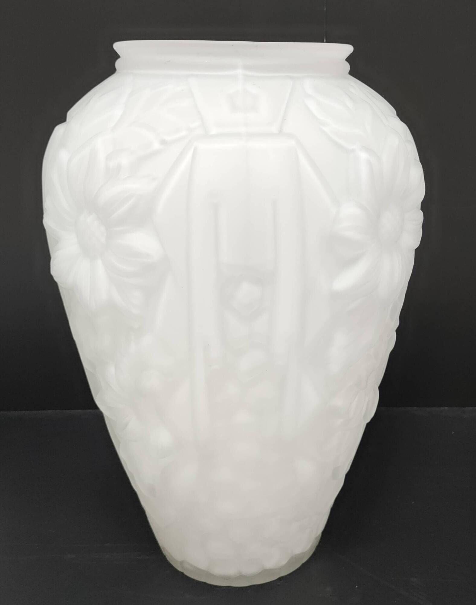 Large art deco glass vase with French floral decor H. 29.5 cm