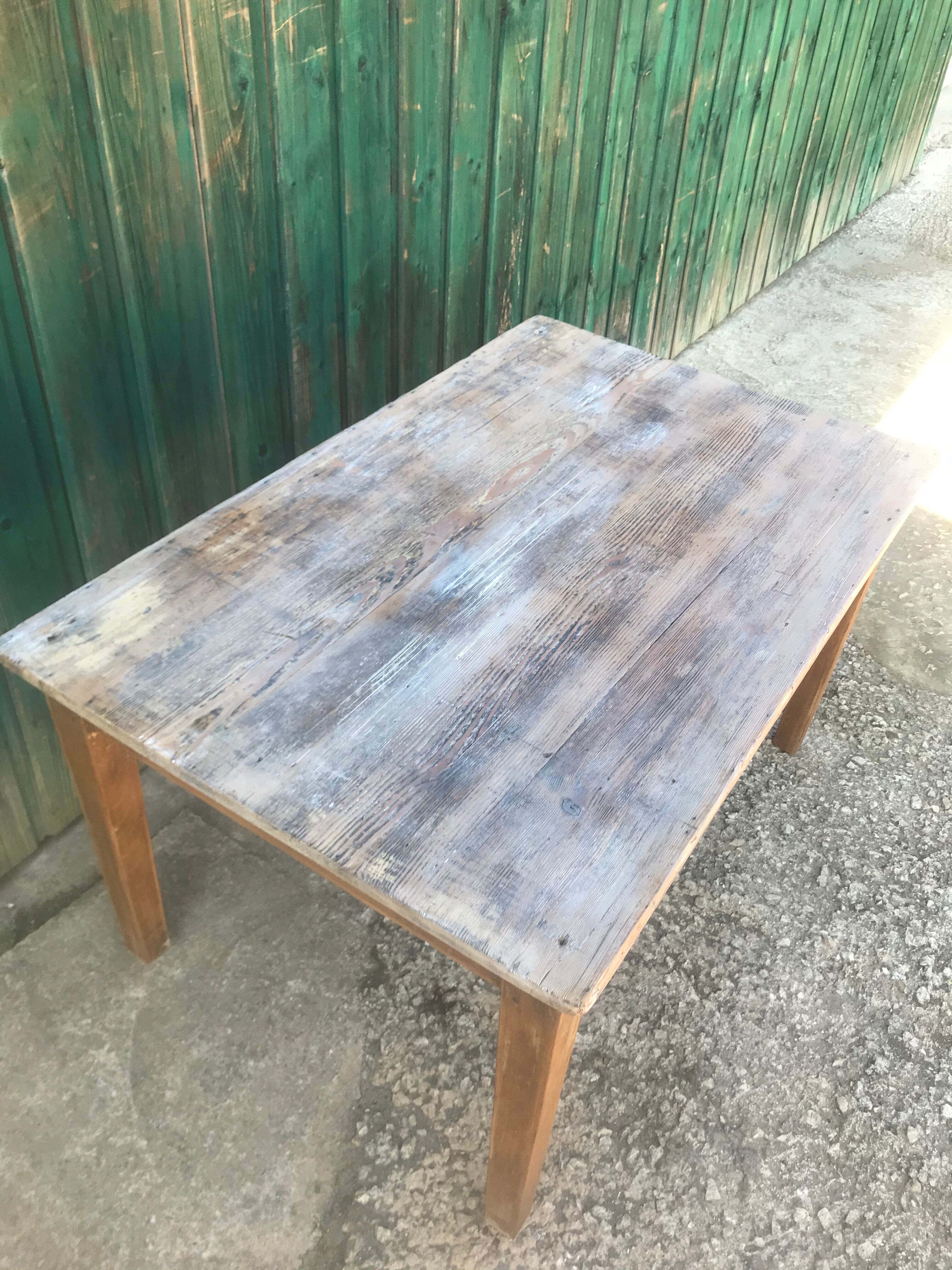 Country-style coffee table
