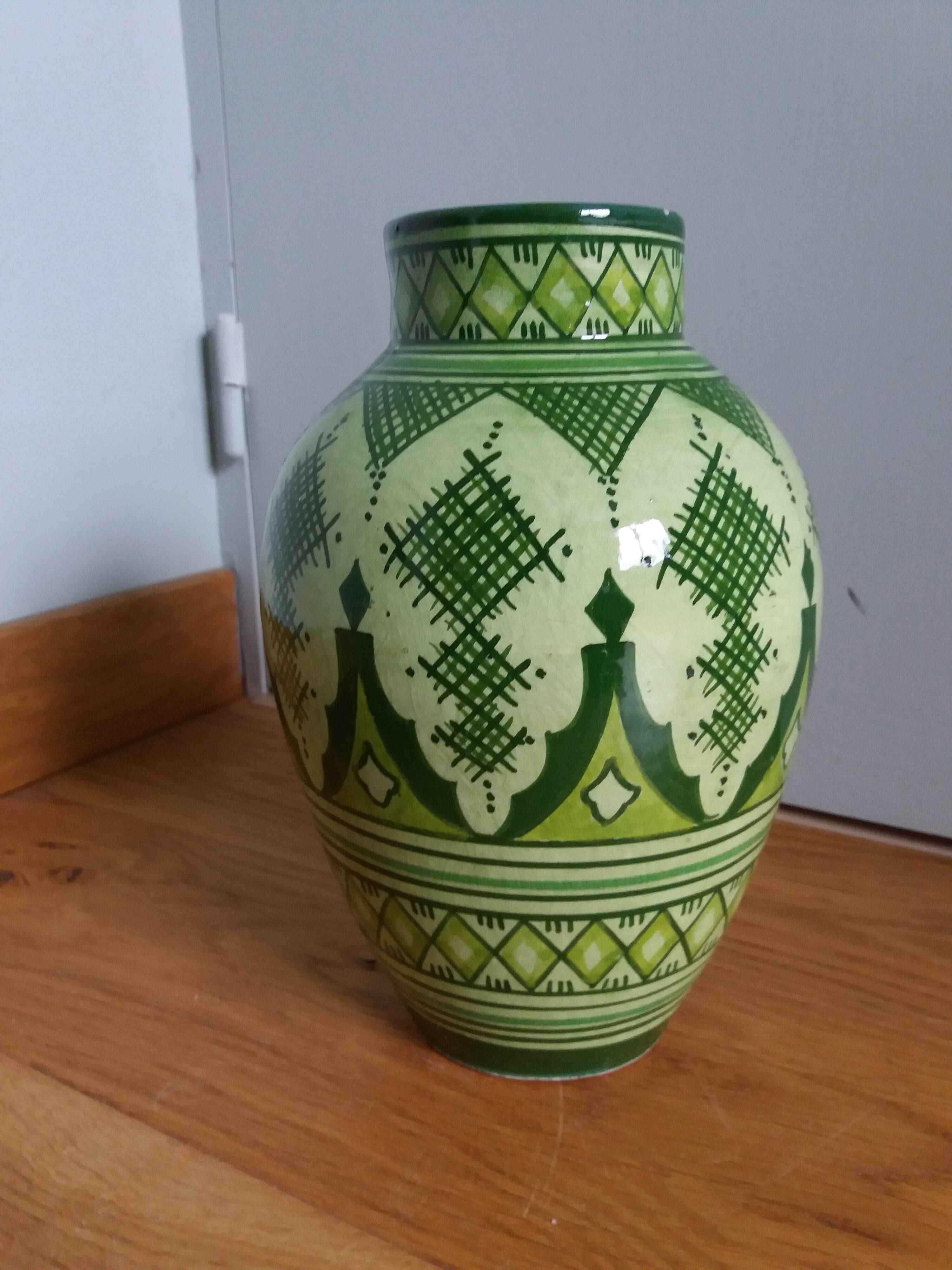 Safi vase signed