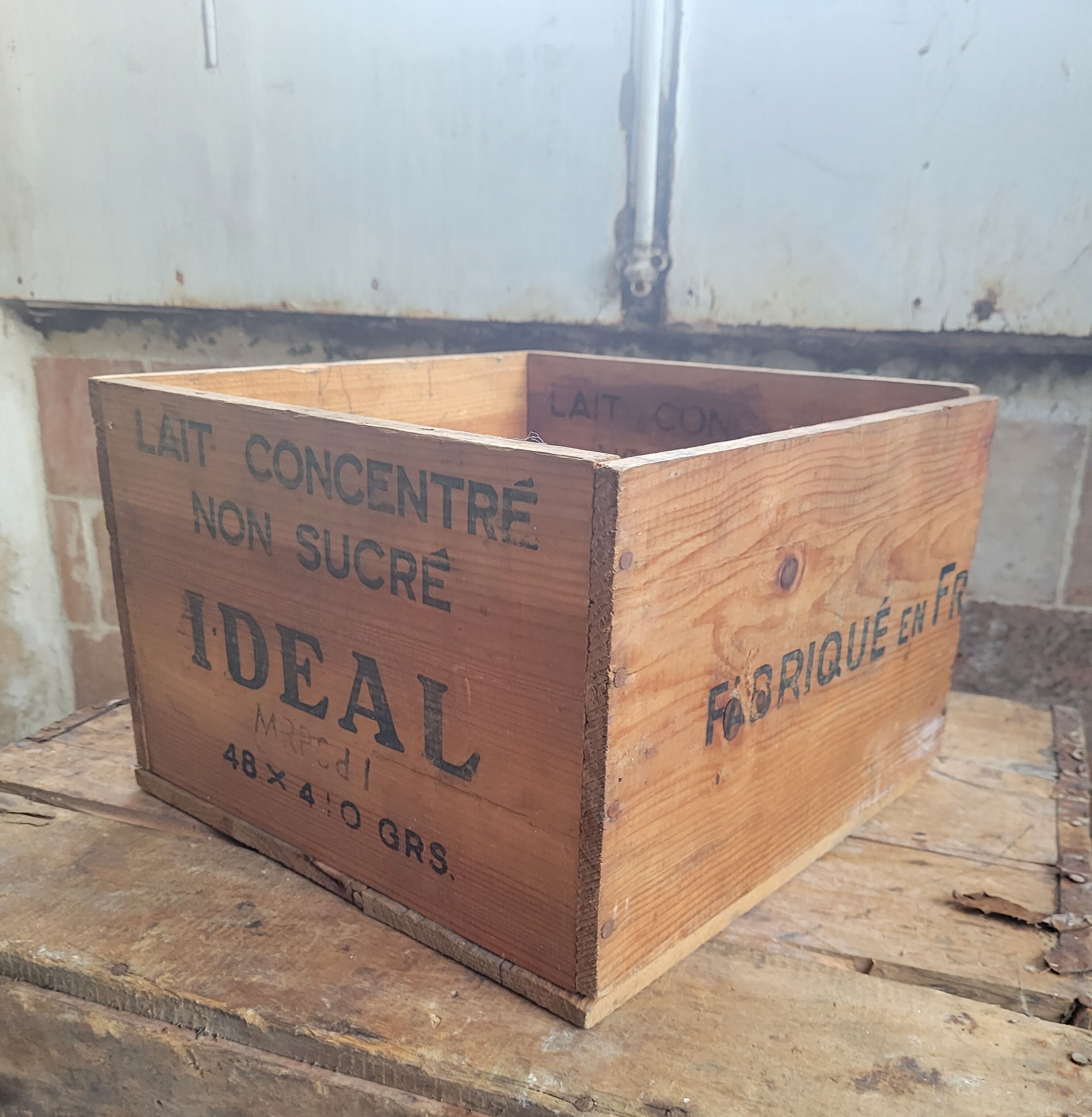 Caisse bois lait Idéal