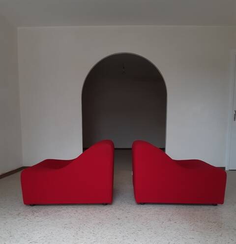 Pair of swivel chromatic lounge chairs by Kwok Hoi Chan, Steiner