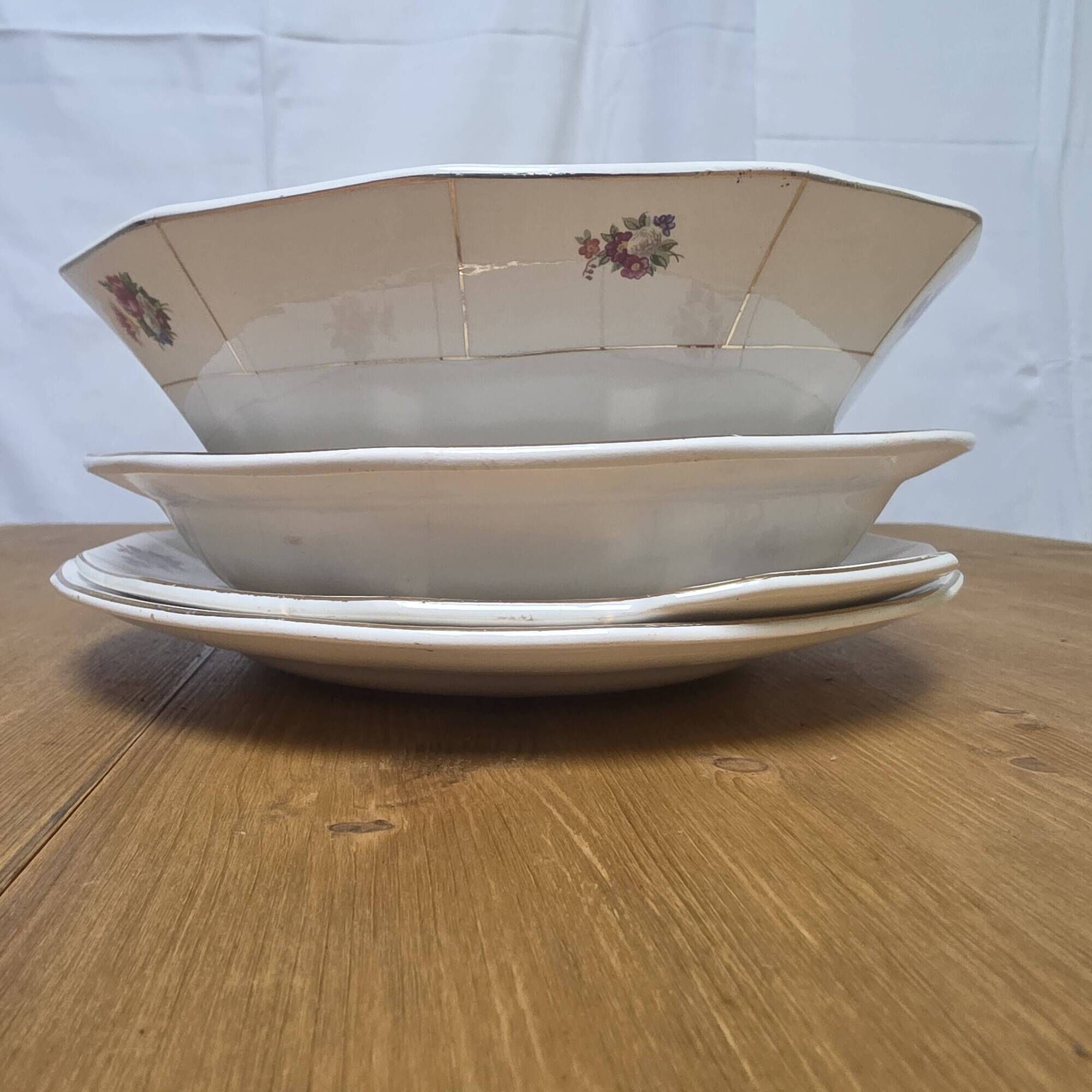 Set of 4 Digoin-Sarreguemines dishes