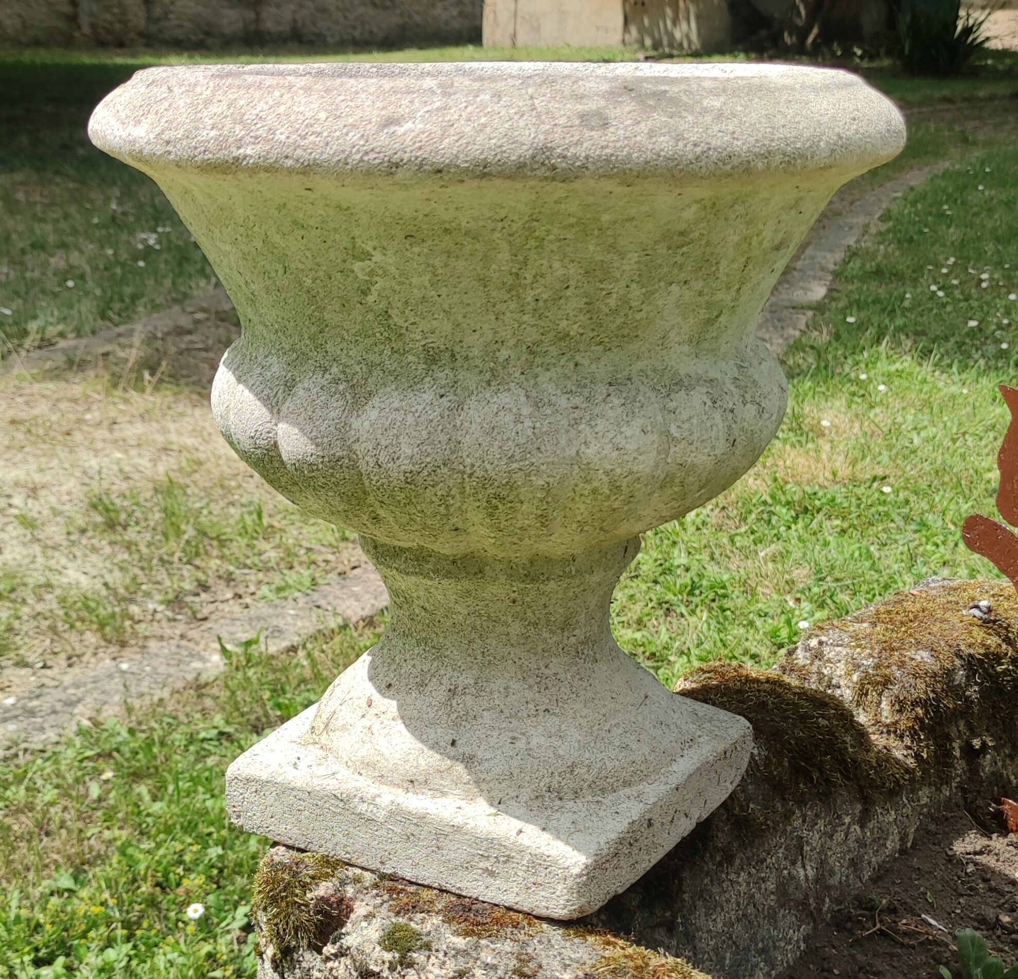 Médicis in reconstituted stone