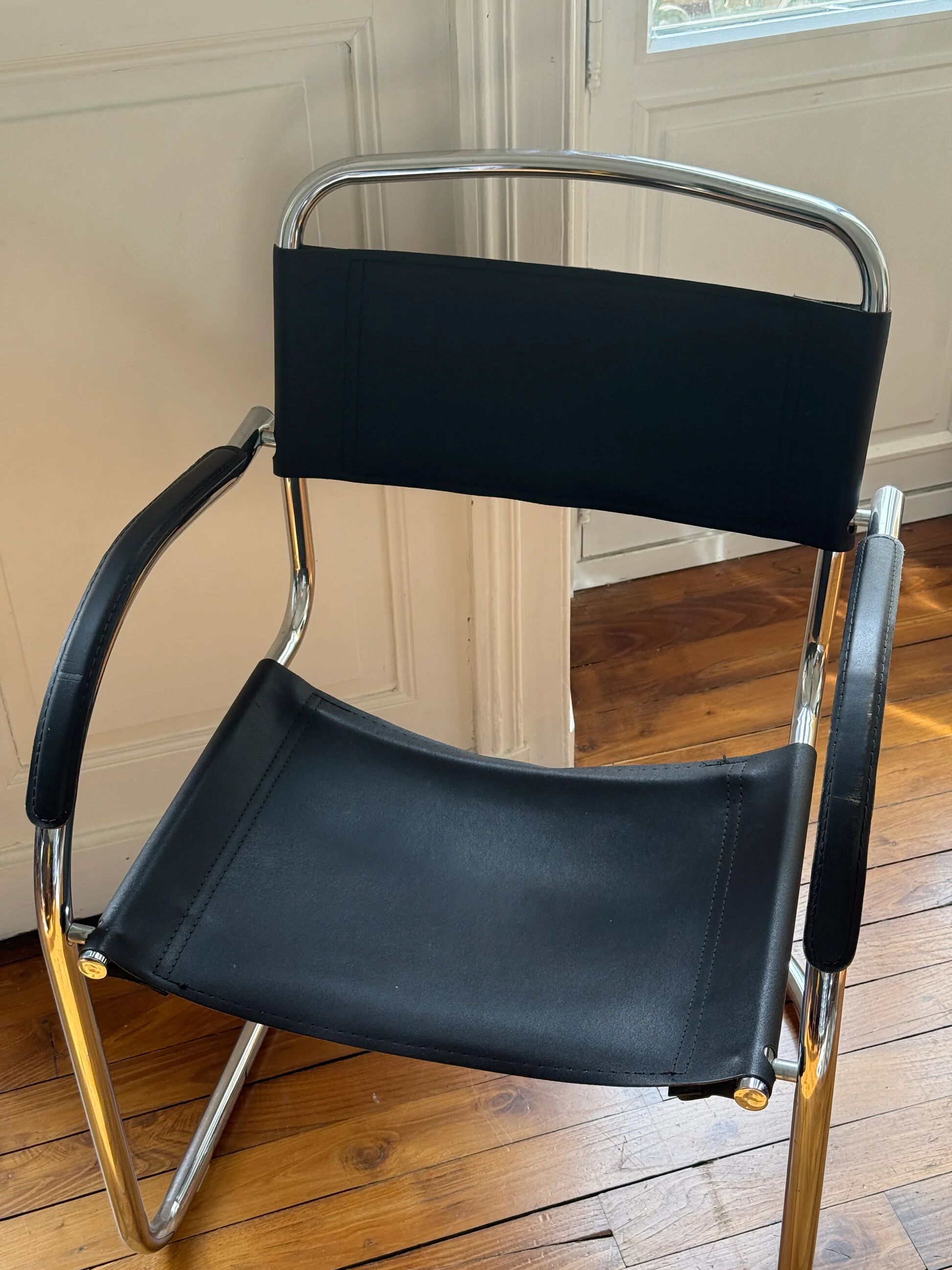 Cantilever chair style Marcel Breuer
