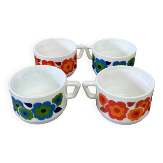 Series of 4 Arcopal cups from the 70s