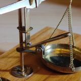 Pharmacist's scale of the 20s with its original box
