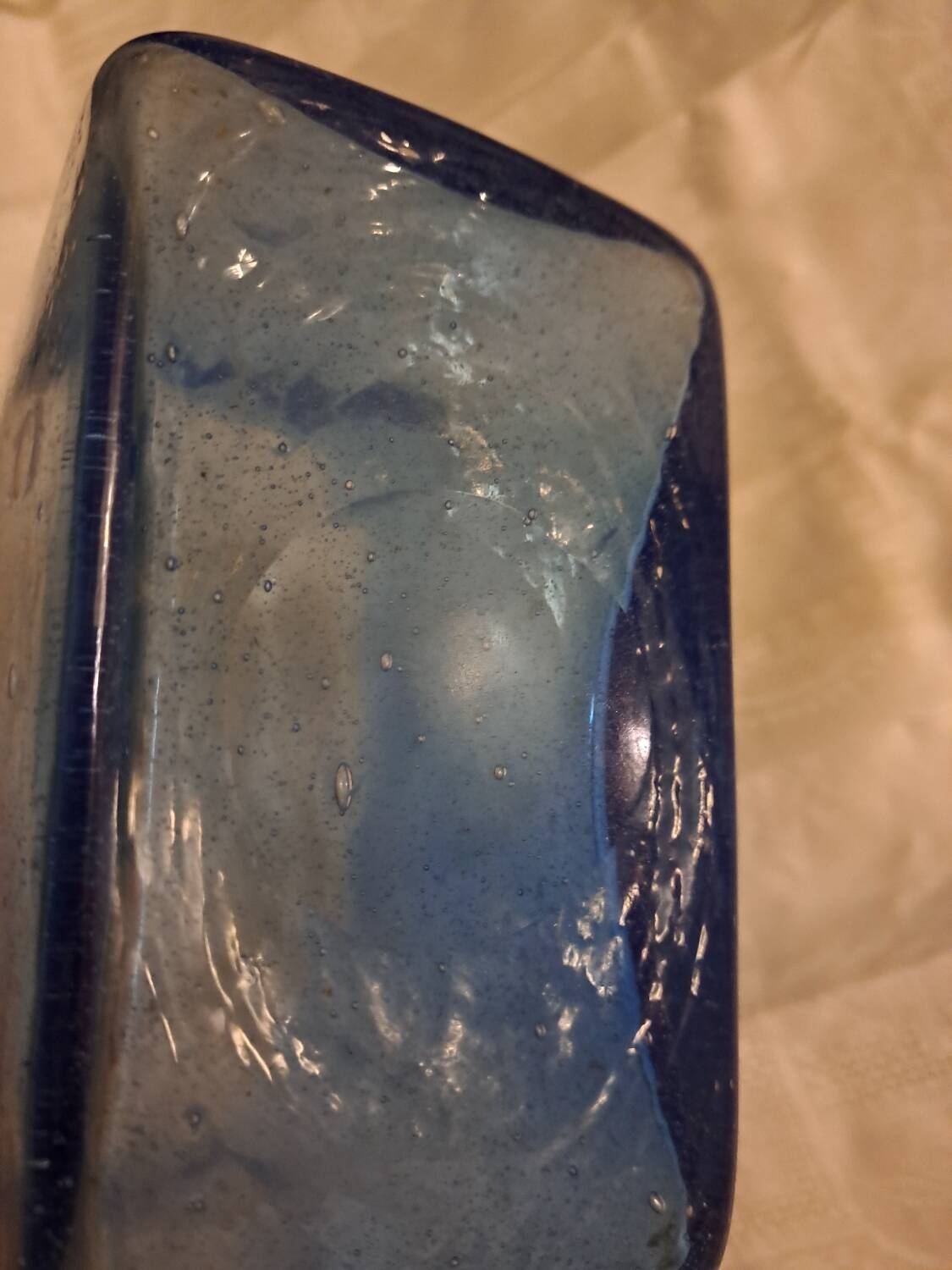 Vase  vintage en verre souffle. Henry Dean.