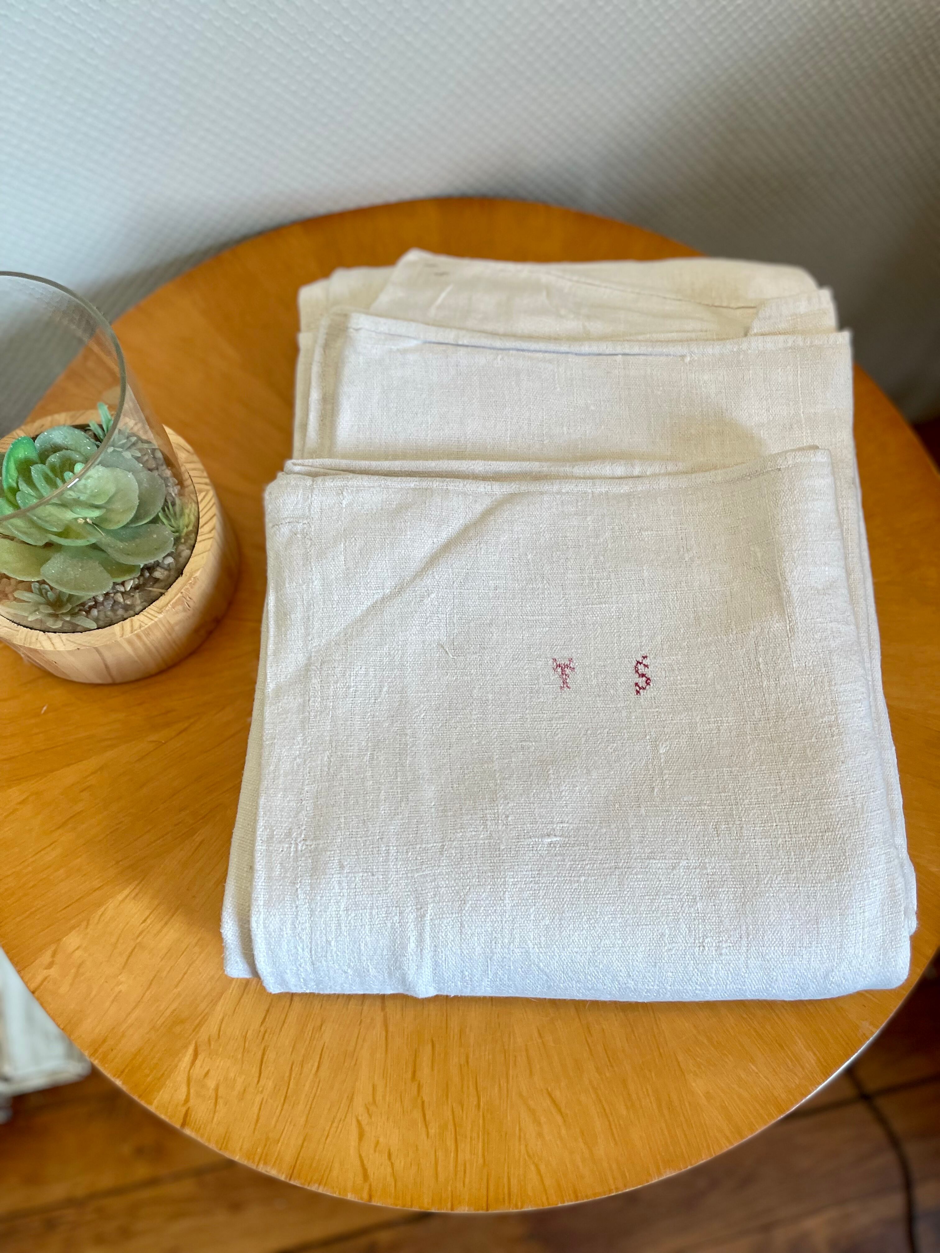 Antique sheet in embroidered hemp linen