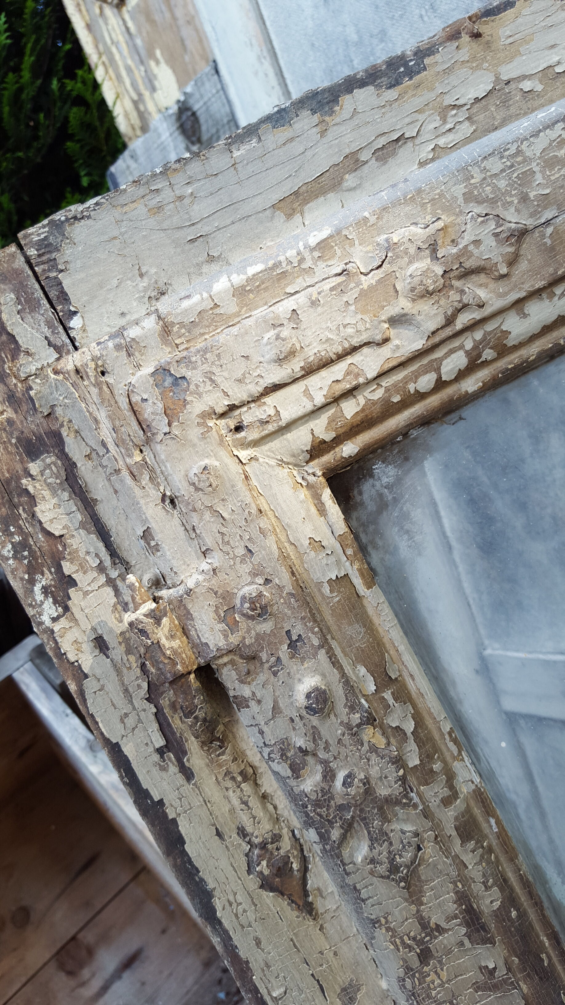 18th double-checked oak window with its frame