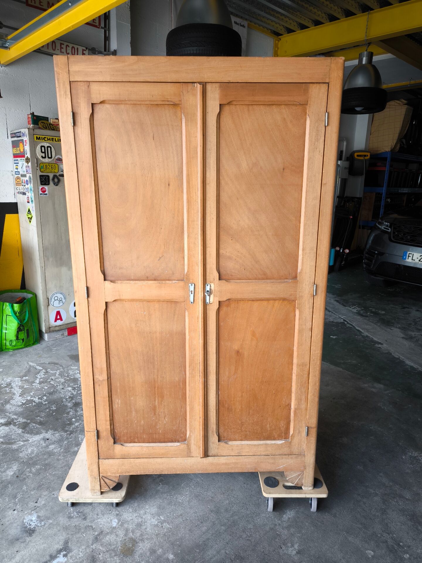 Armoire parisienne
