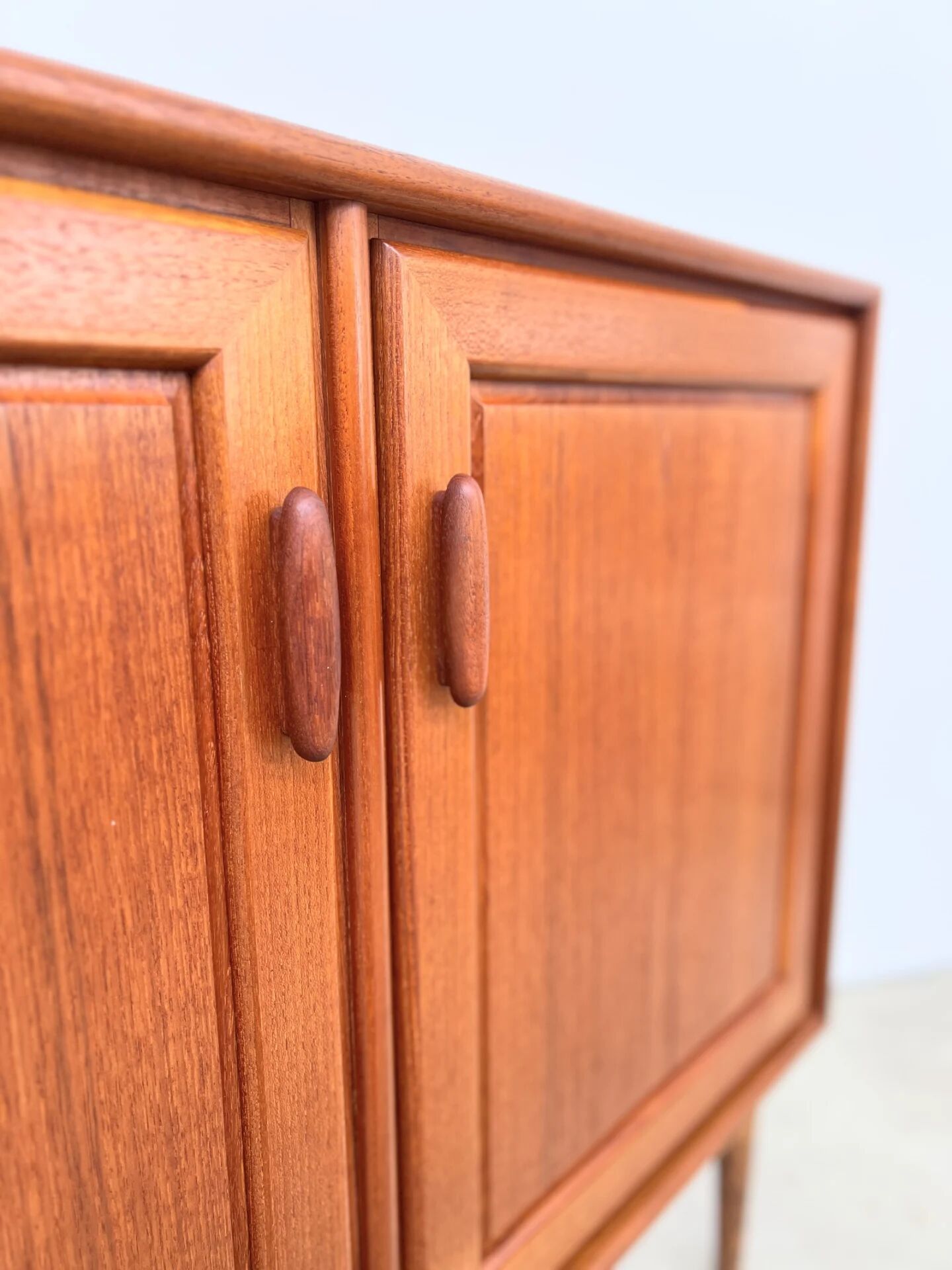 Small teak buffet with 2 doors, vintage Scandinavian style.