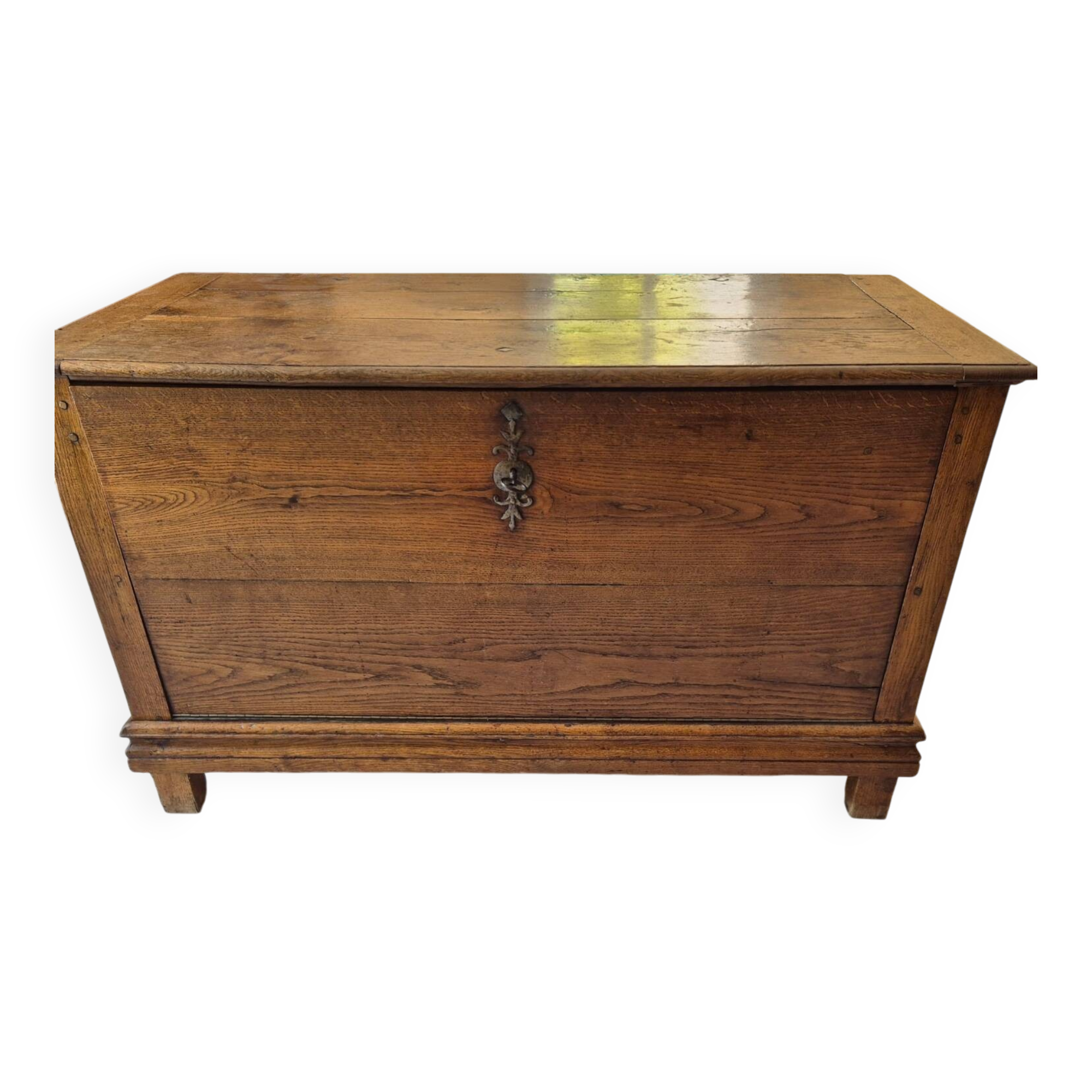 Late 19th century oak laundry chest