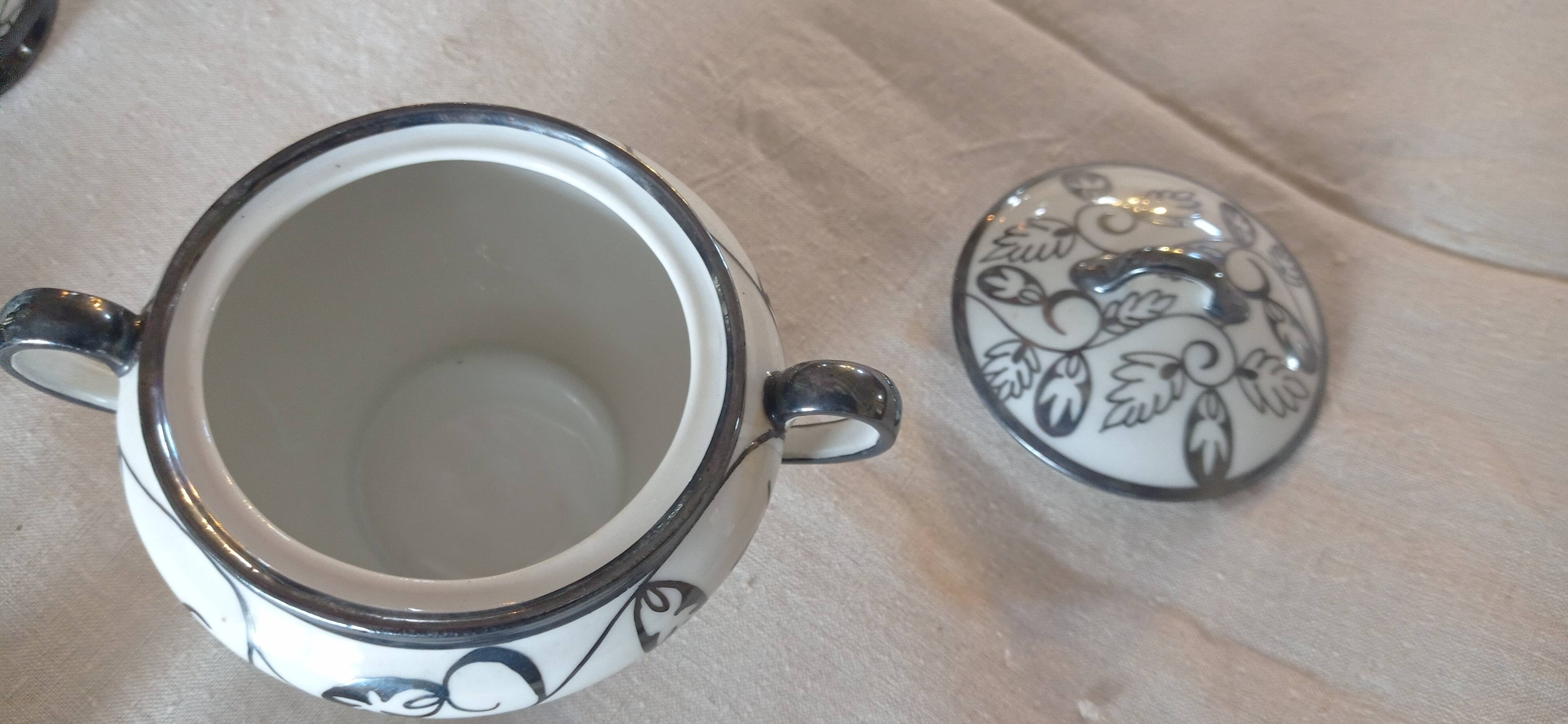 Coffee/tea service, glazed porcelain in Art Deco style, Saint Graal model.