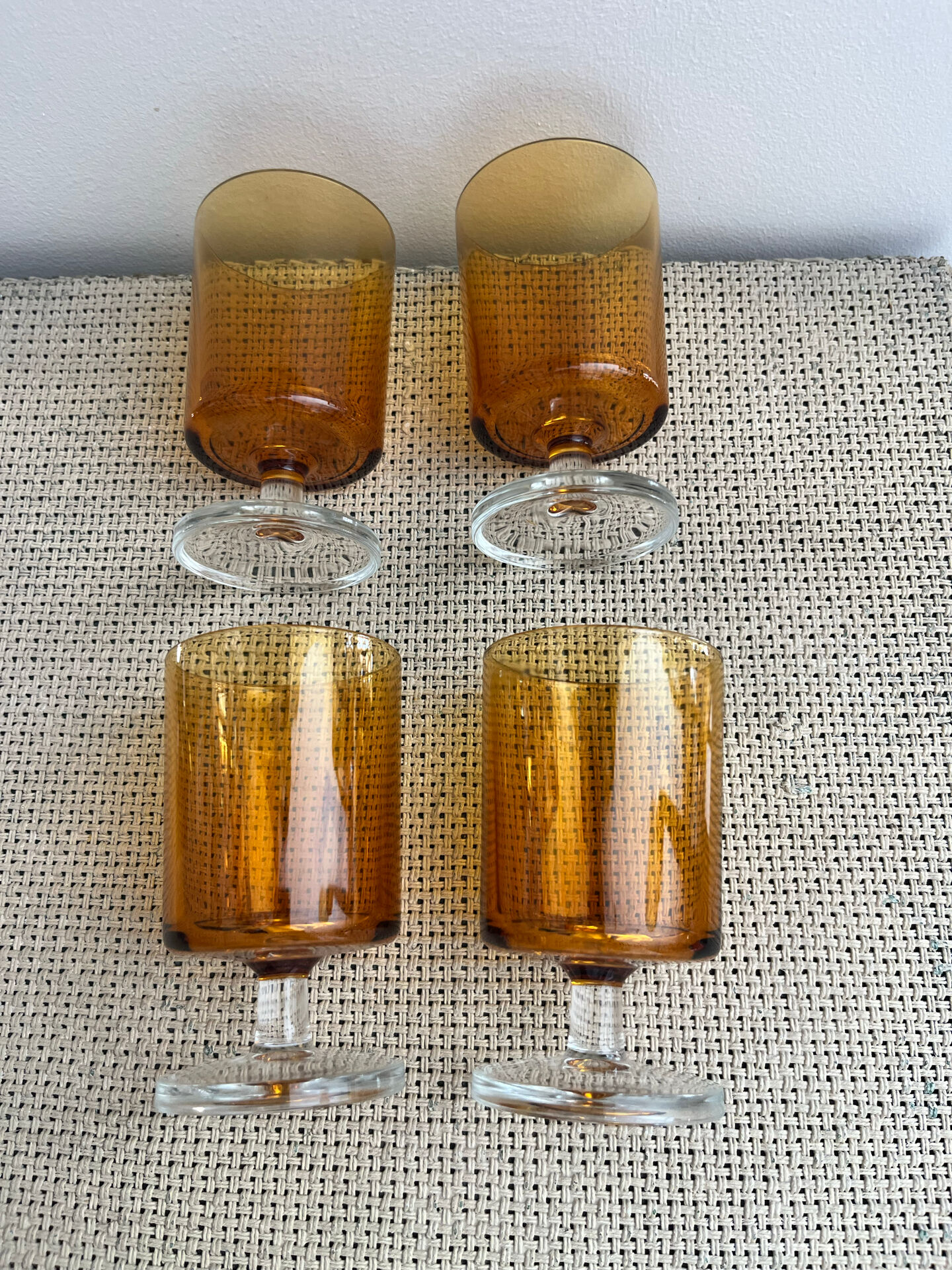 4 verres à pied