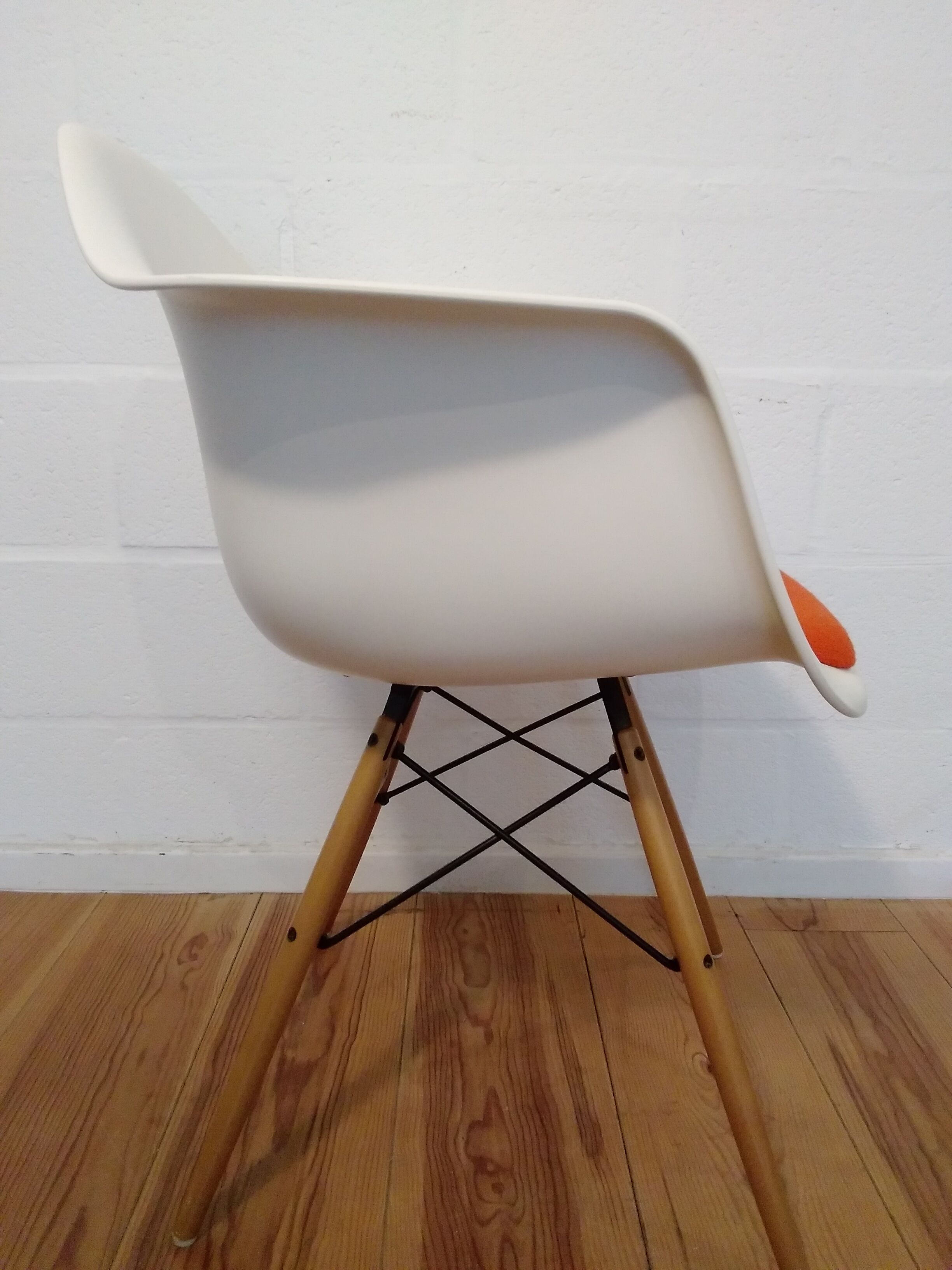 Fauteuil ”DAW Plastic Armchair” de Charles & Ray Eames pour Vitra