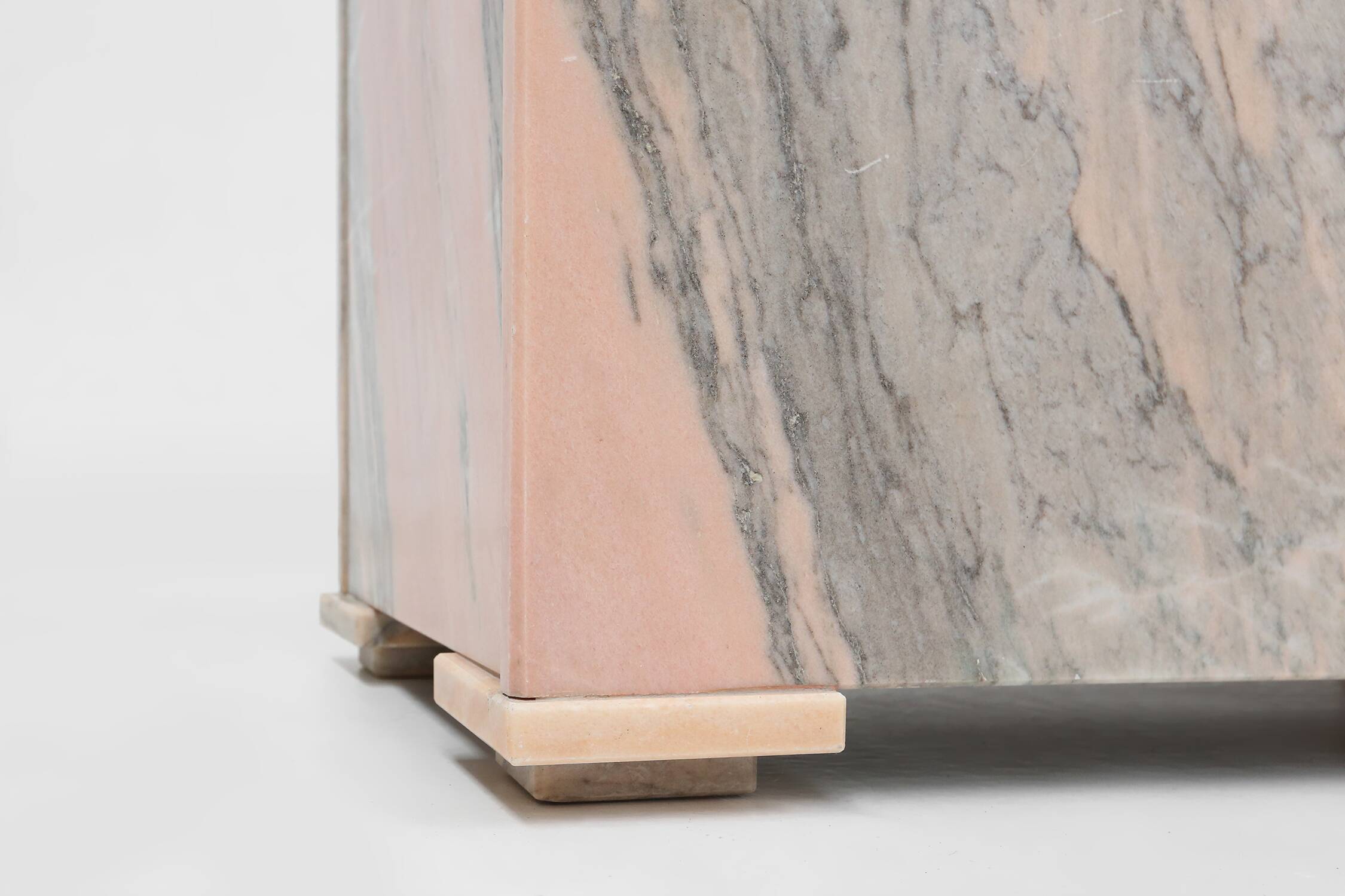 Large marble planter in pink marble, Belgium ca. 1980