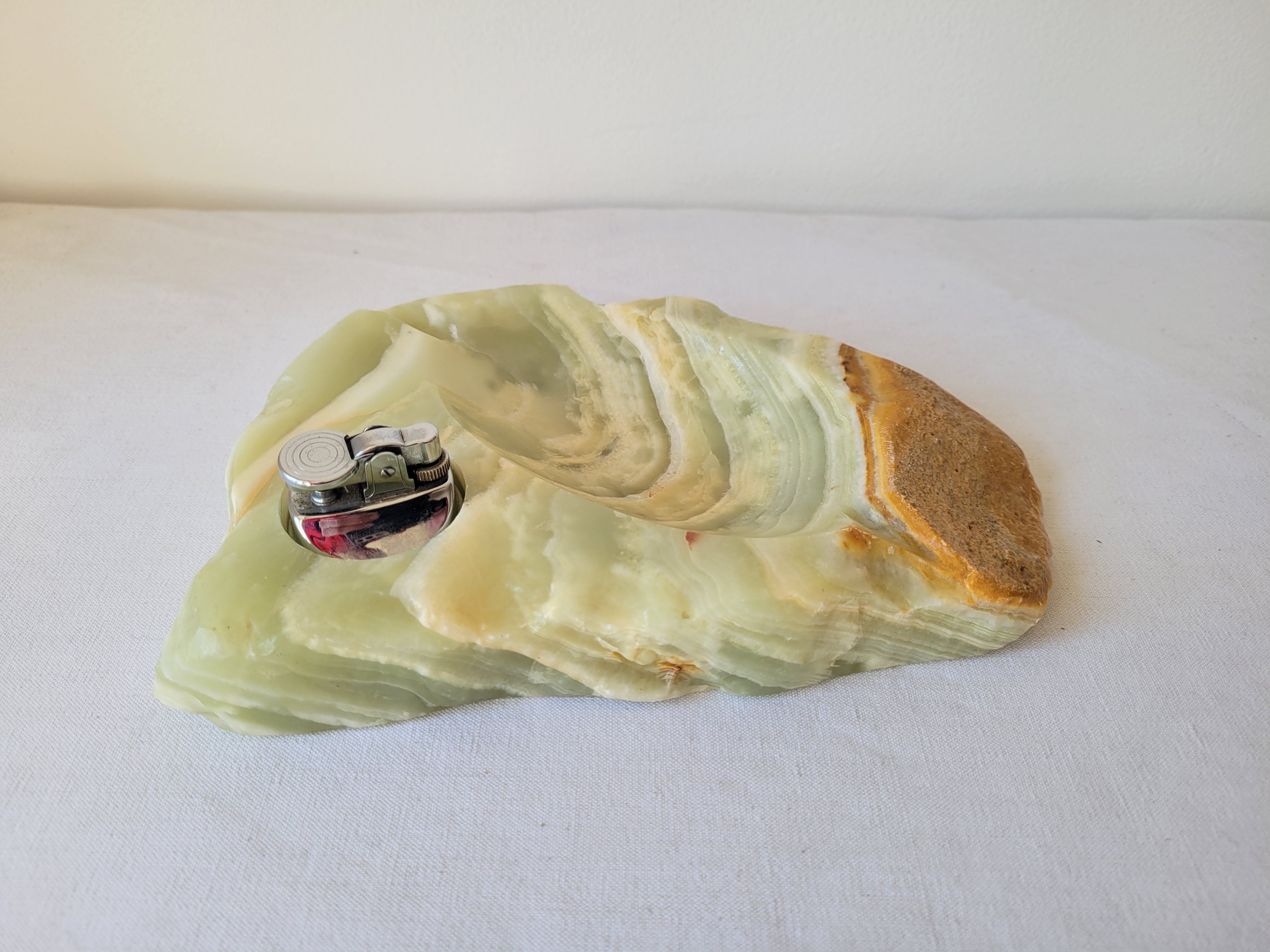 Ashtray and lighter in onyx