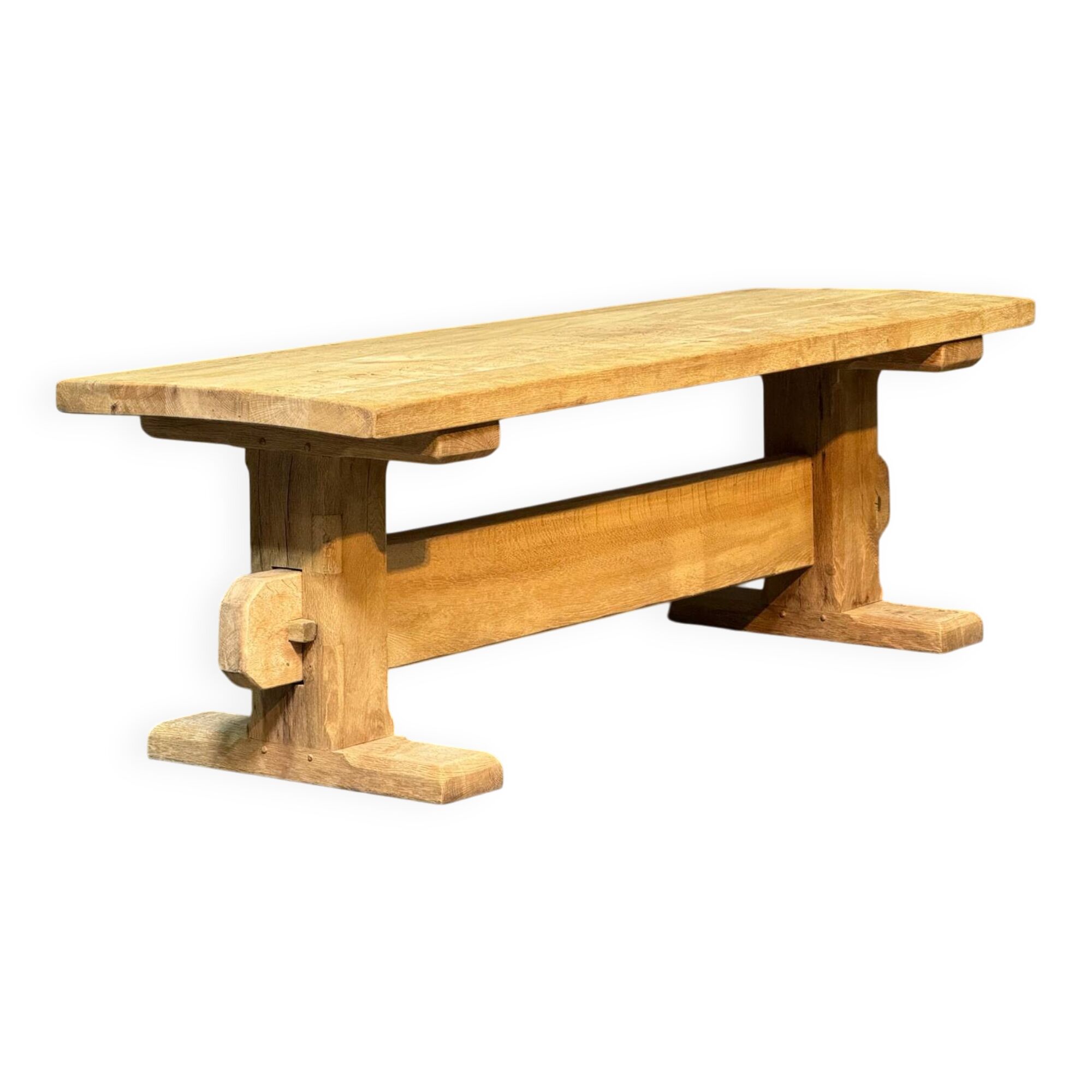 Table de style monastère