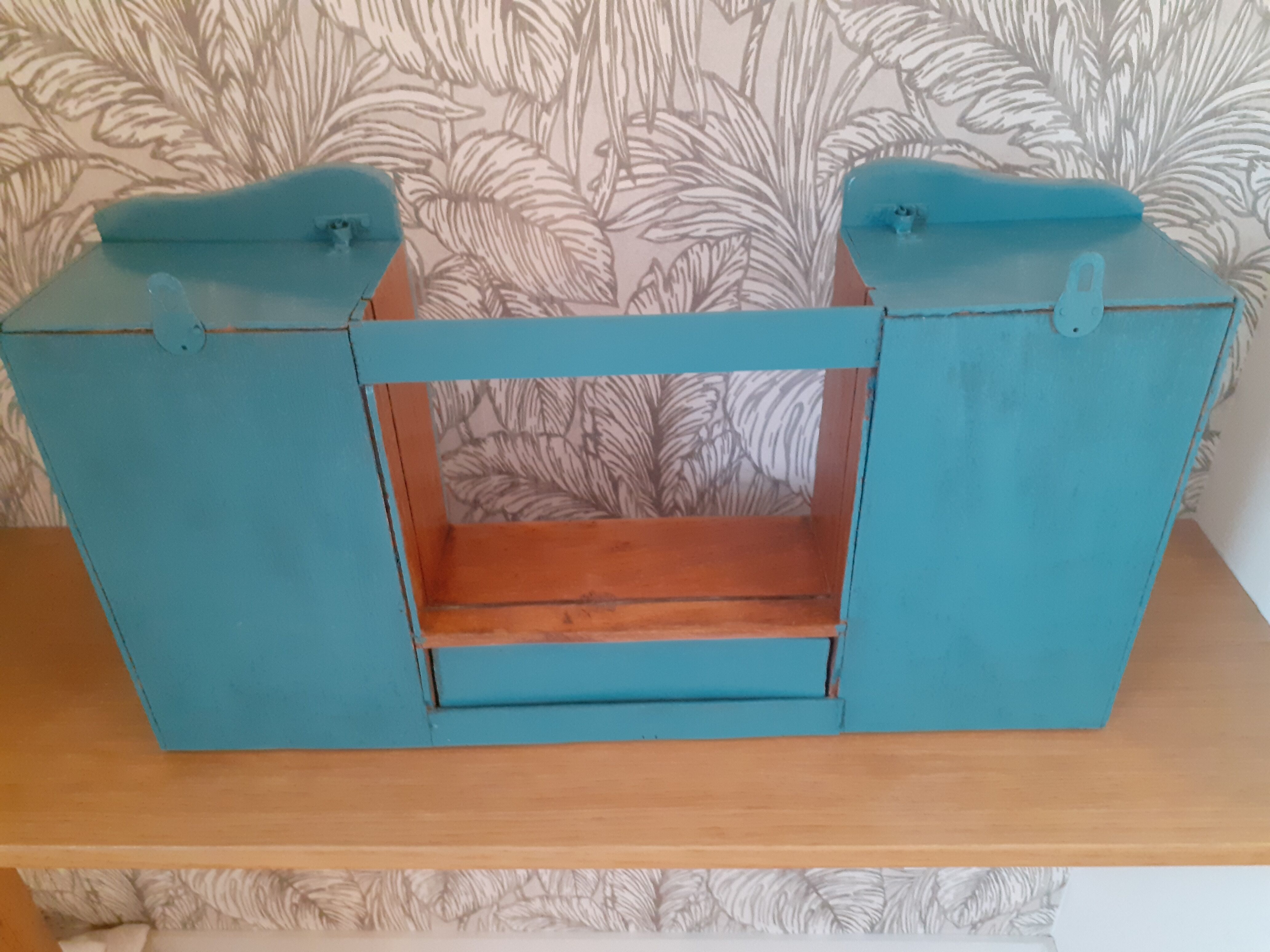 Wall cabinet of toilet