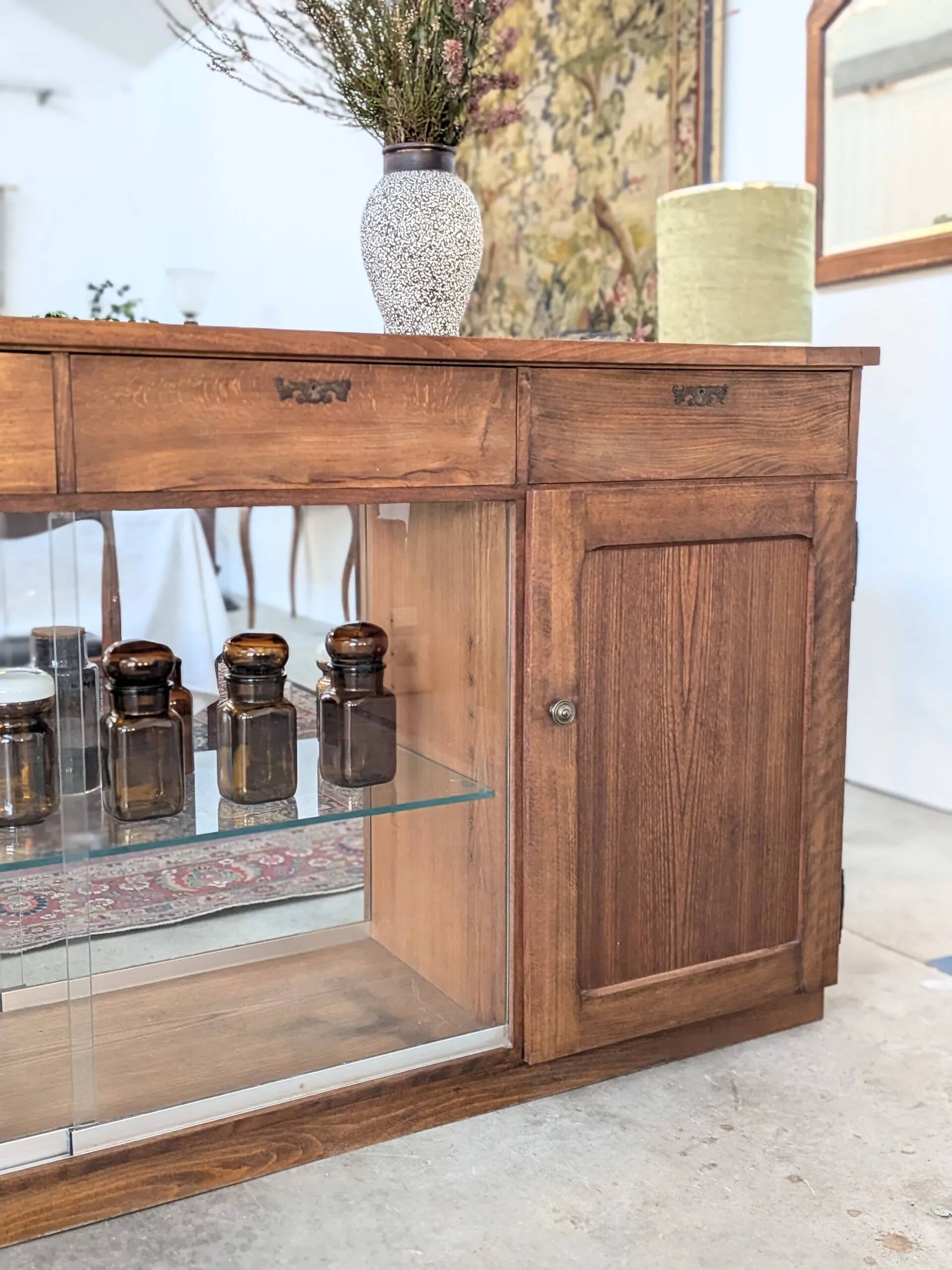 Double-sided counter in wood and pink marble (233 cm)