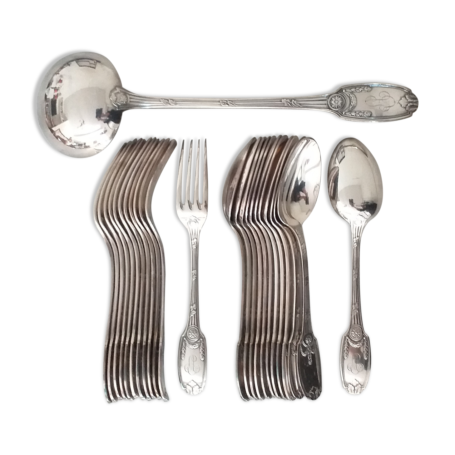 Ensemble de 25 couverts métal argenté Christofle