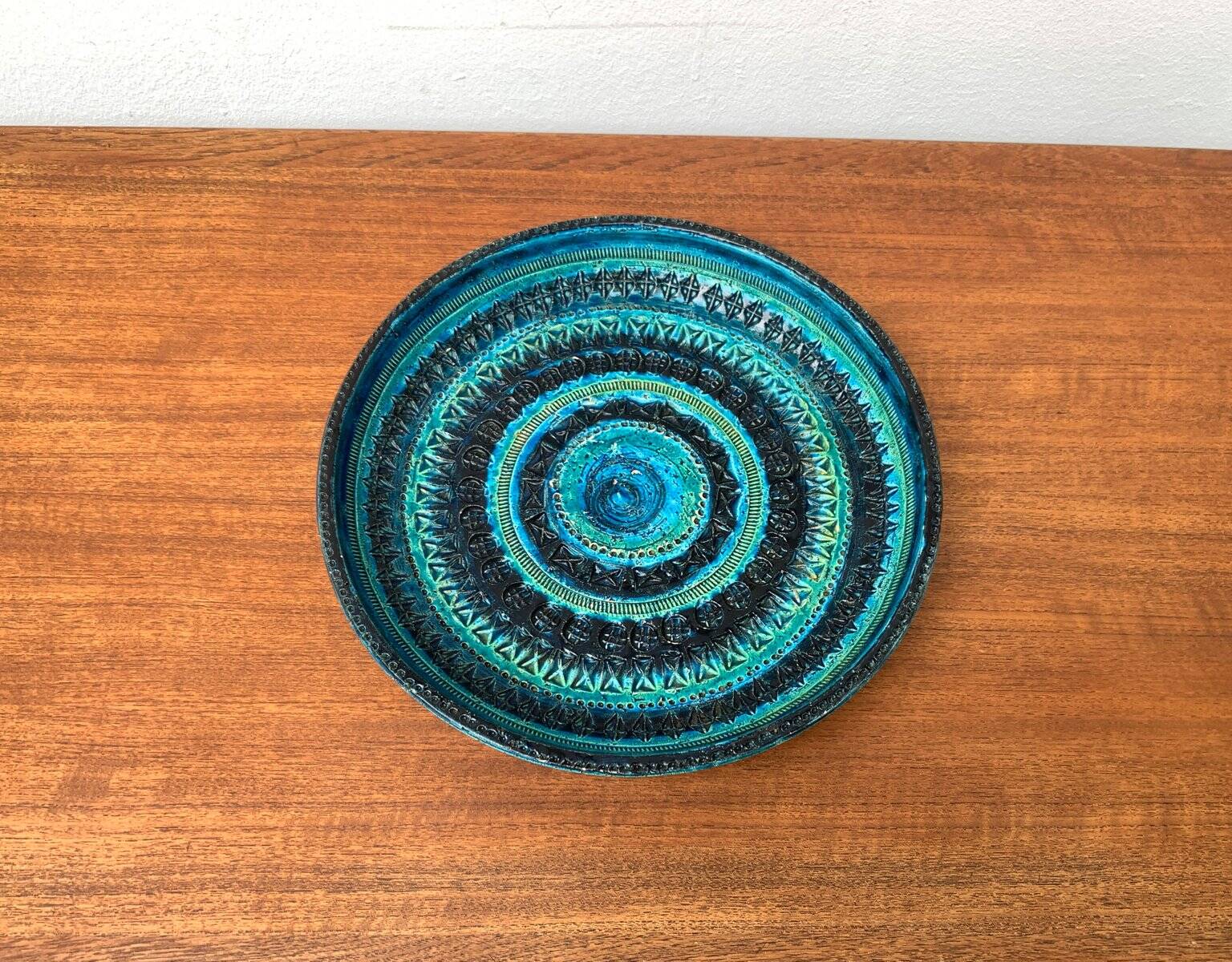 Large bowl in Rimini Blu pottery, mid-century by Aldo Londi for Bitossi.