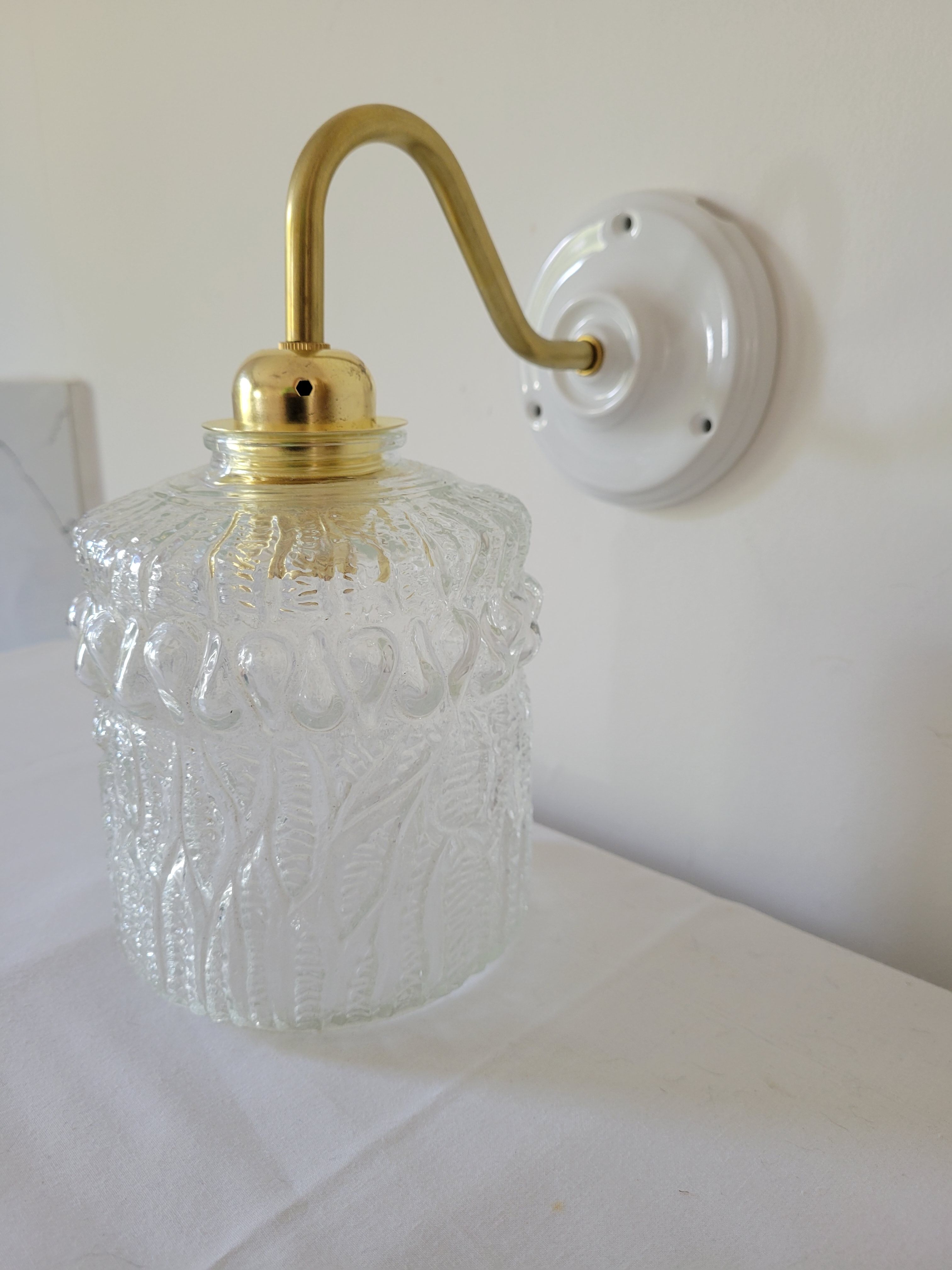 Porcelain, brass and glass wall lamp
