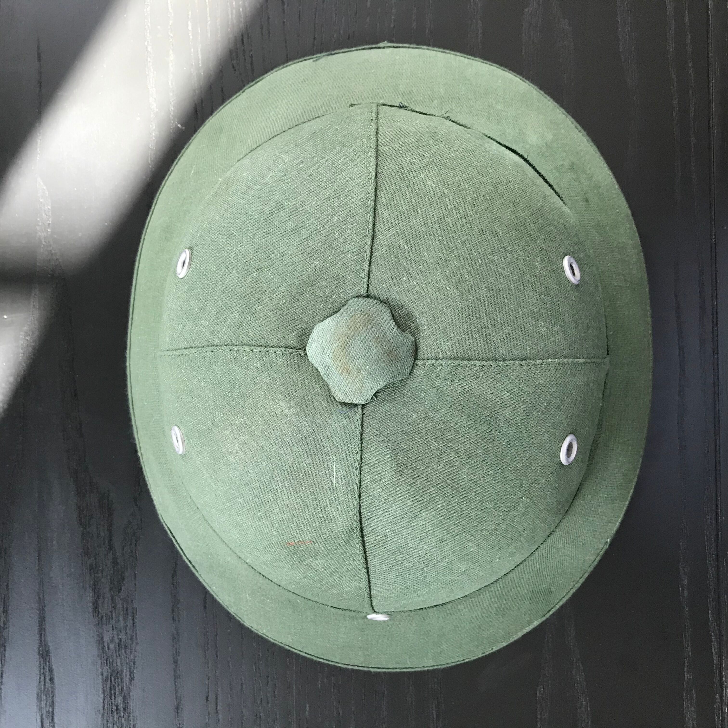 Colonial helmet 1960