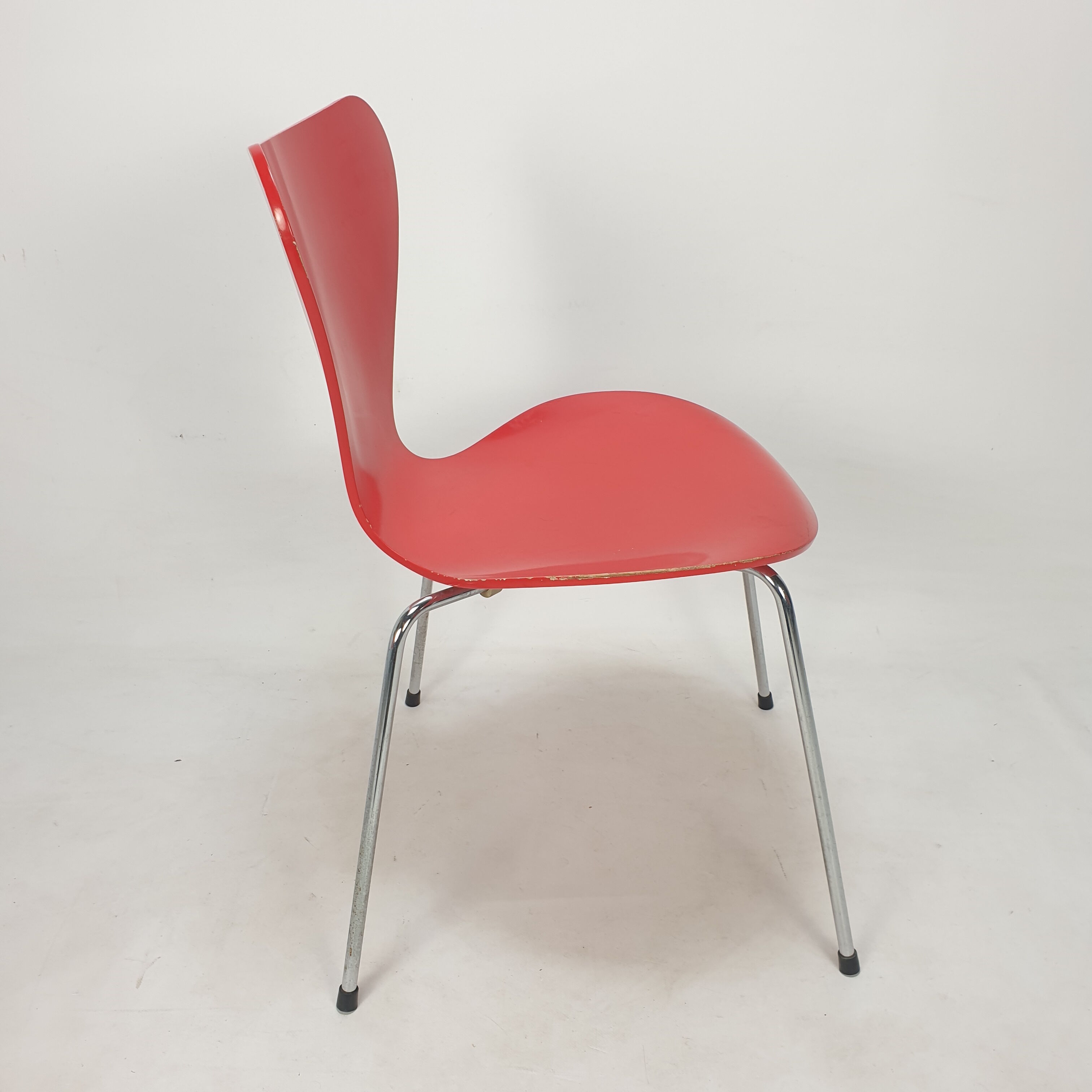 Set of 6 chairs "model 7" Arne Jacobsen for Fritz Hansen, Denmark, 1991