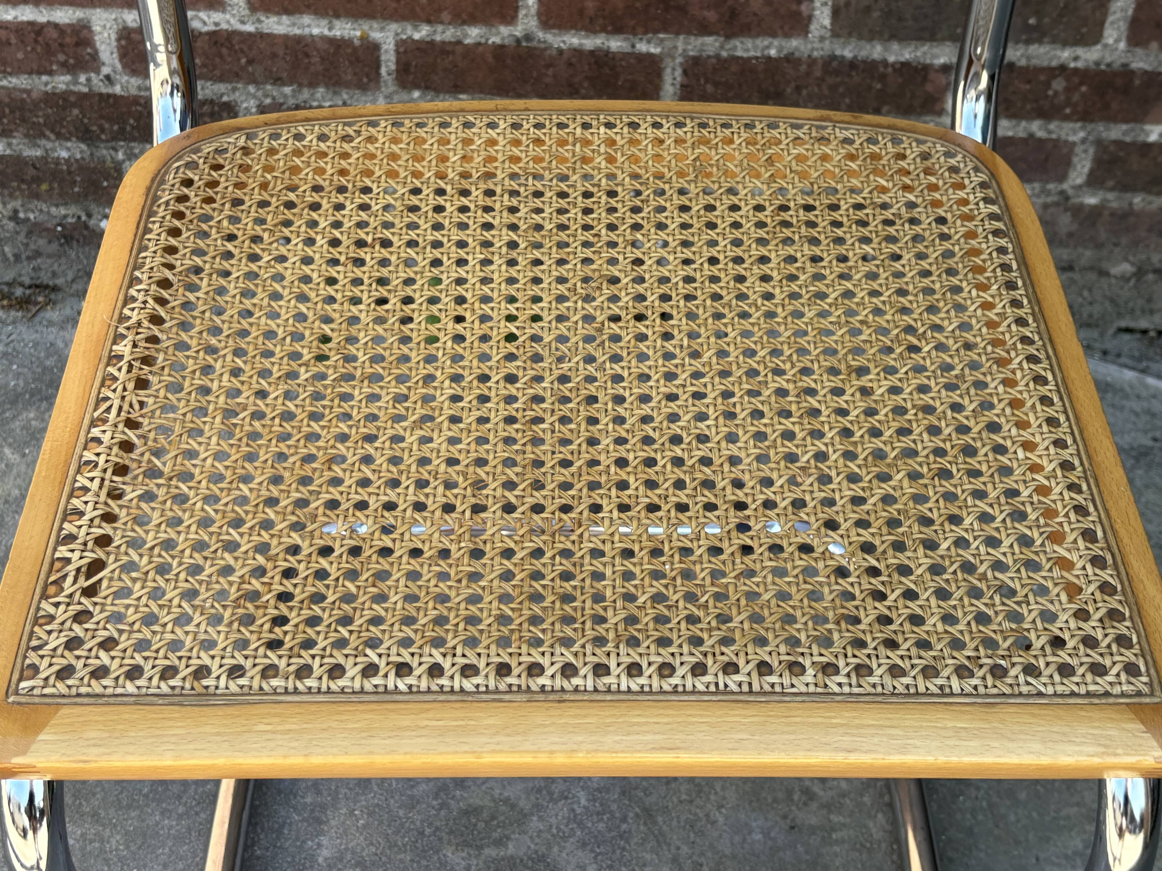 Ensemble de 4 chaises Cesca B32 conçues par Marcel Breuer design fabriqué en Italie