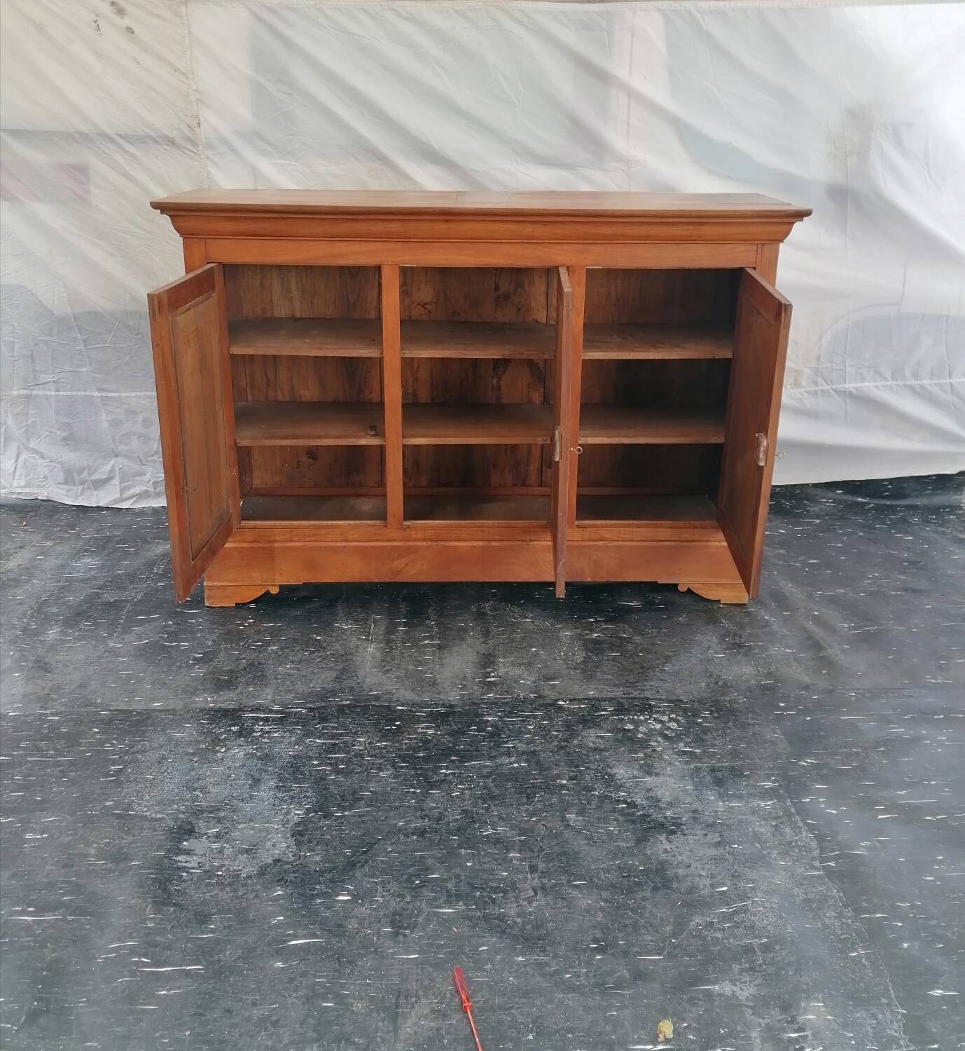 Buffet, meuble d'appui de style Louis-Philippe, circa 1950