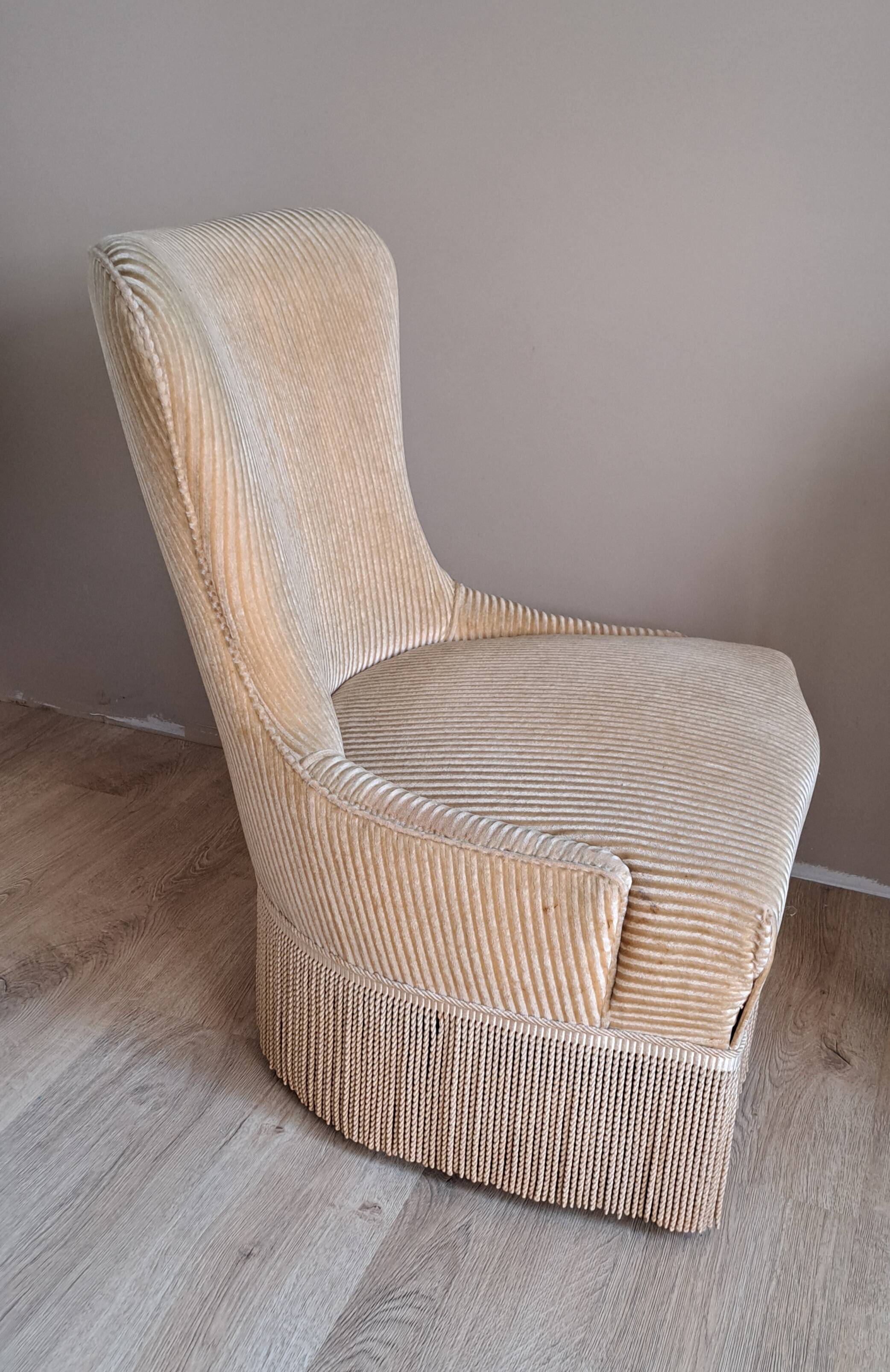 Velvet toad armchair