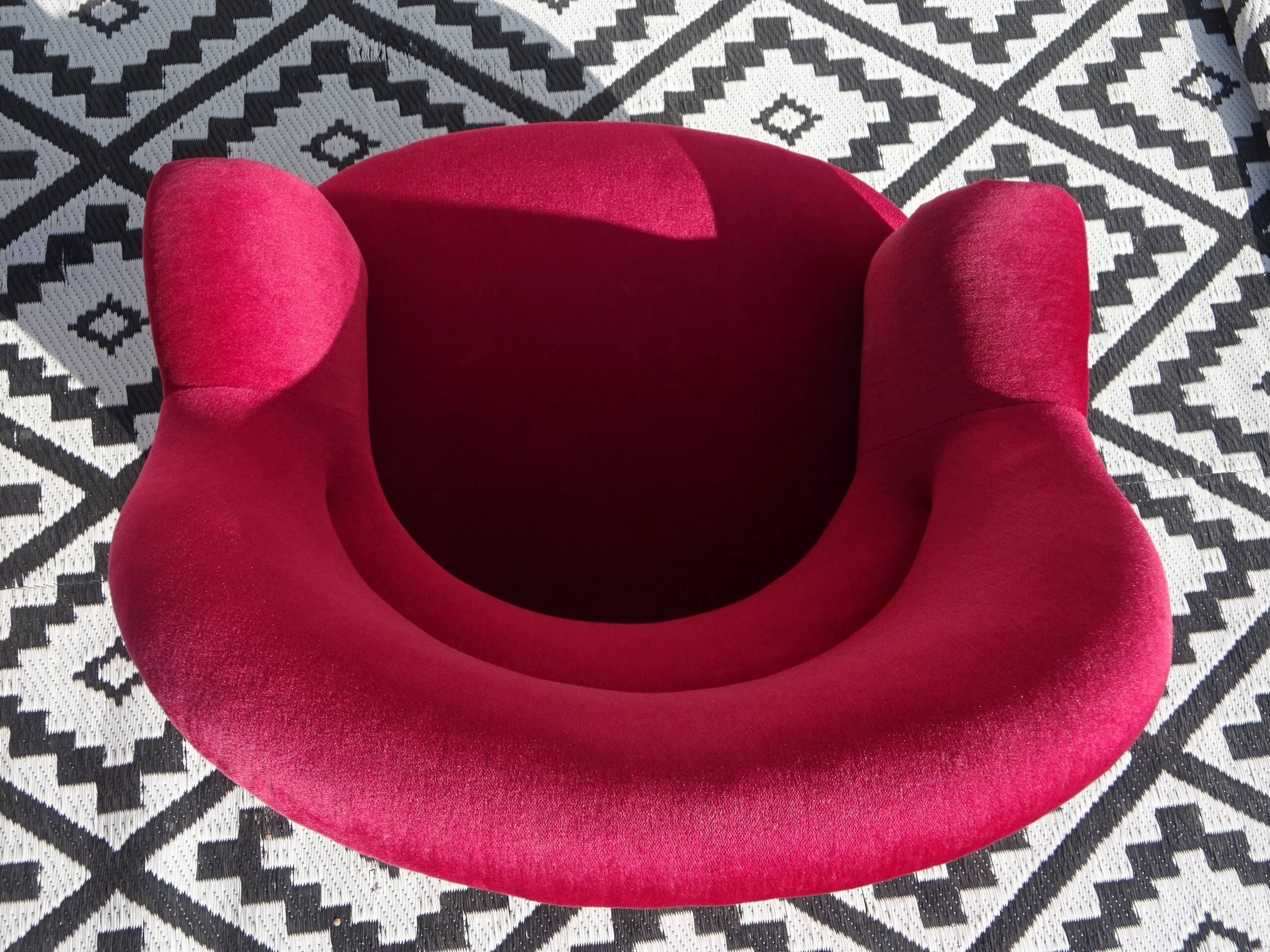 2 antique toad armchairs in red velvet