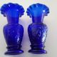 Pair of small (12cm) corolla vases - cobalt blue glass with heron - Portieux